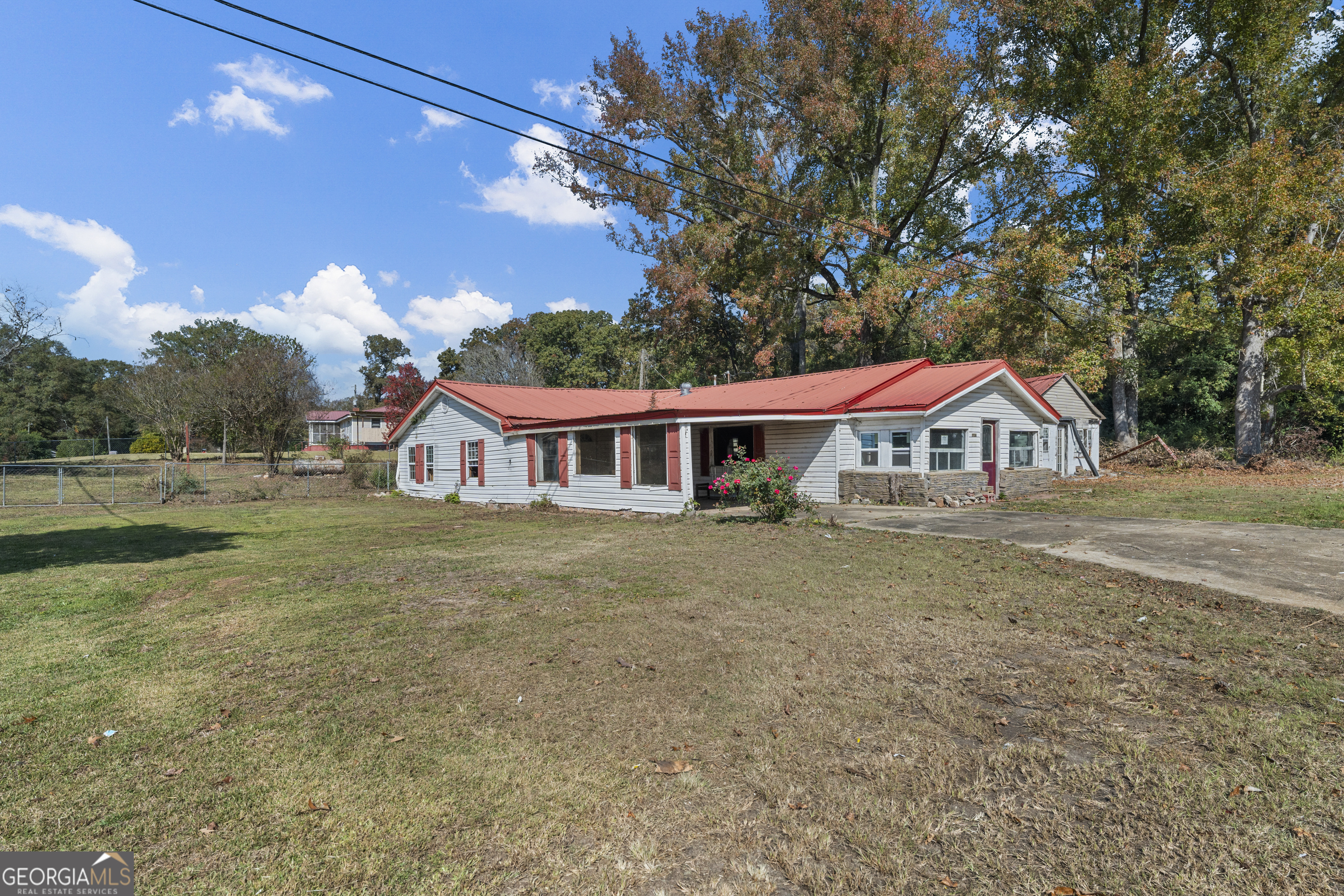 7736 W Point Road Property Photo 3
