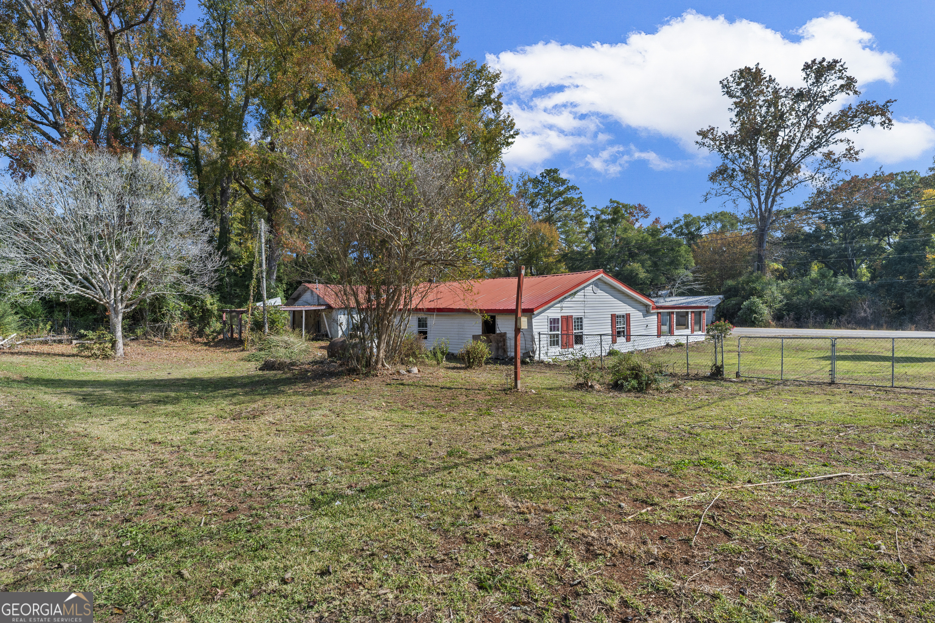 7736 W Point Road Property Photo 4
