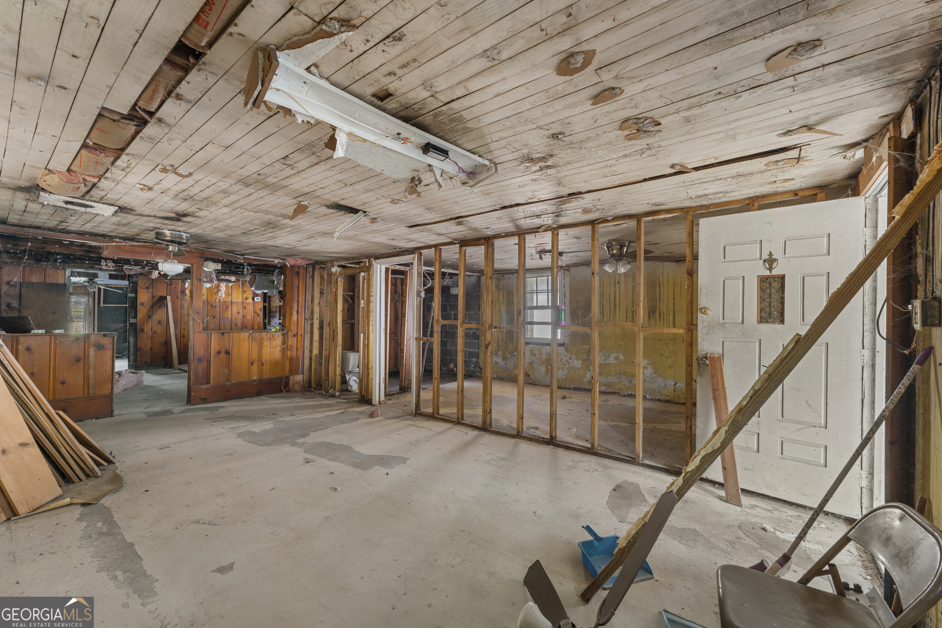 7736 W Point Road Property Photo 7