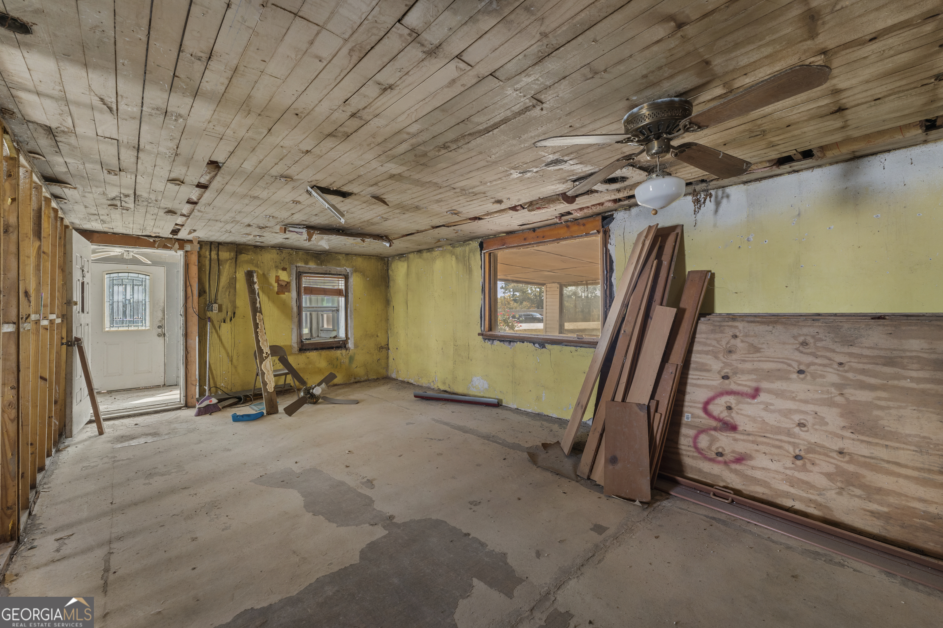 7736 W Point Road Property Photo 8