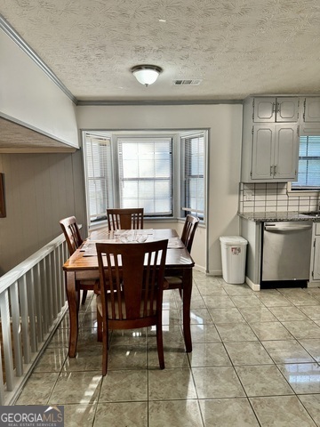 6091 Katherine Road Property Photo 5