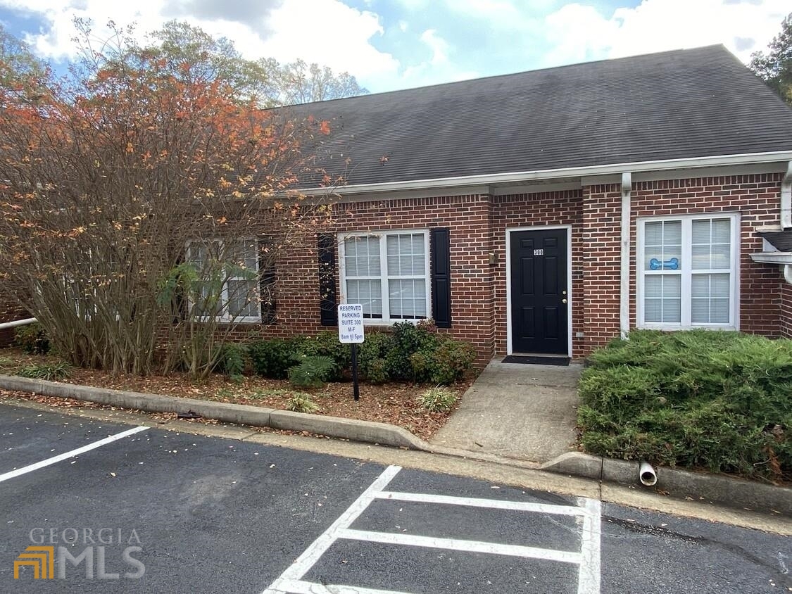 3185 Cherokee Street Nw # 300 Property Photo 2