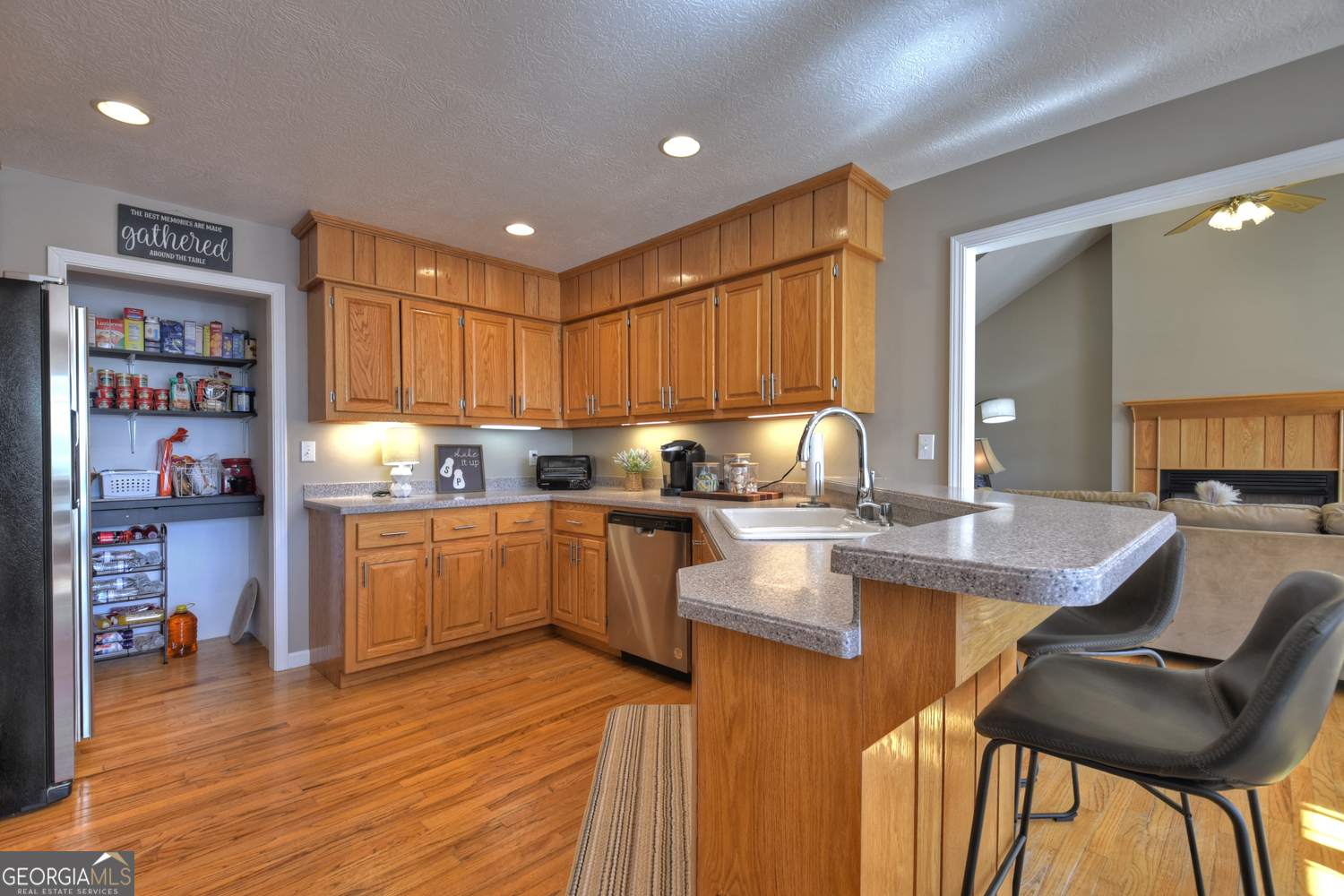 3725 Ada Street Property Photo 13