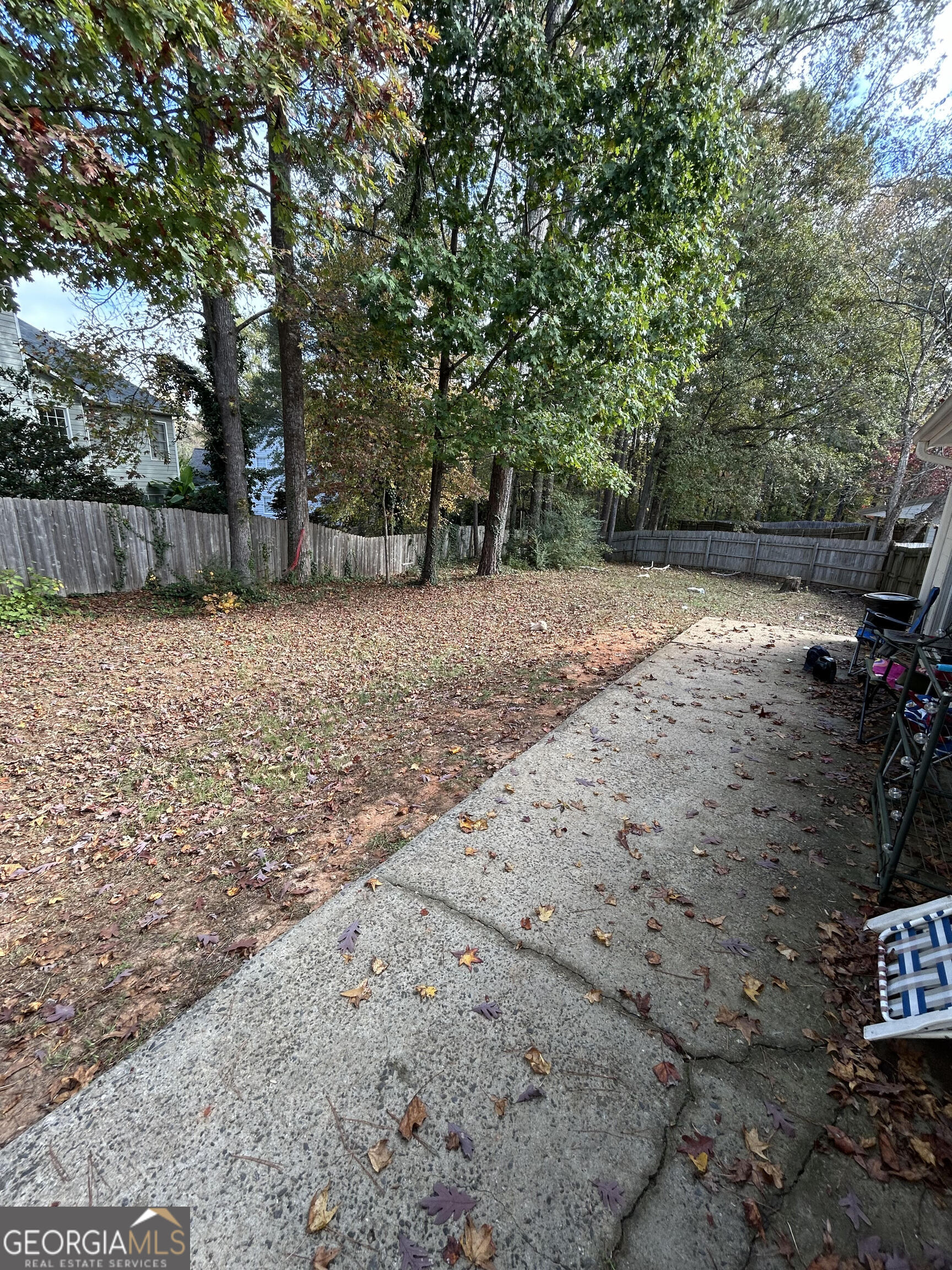 5085 Village Green Way Property Photo 4