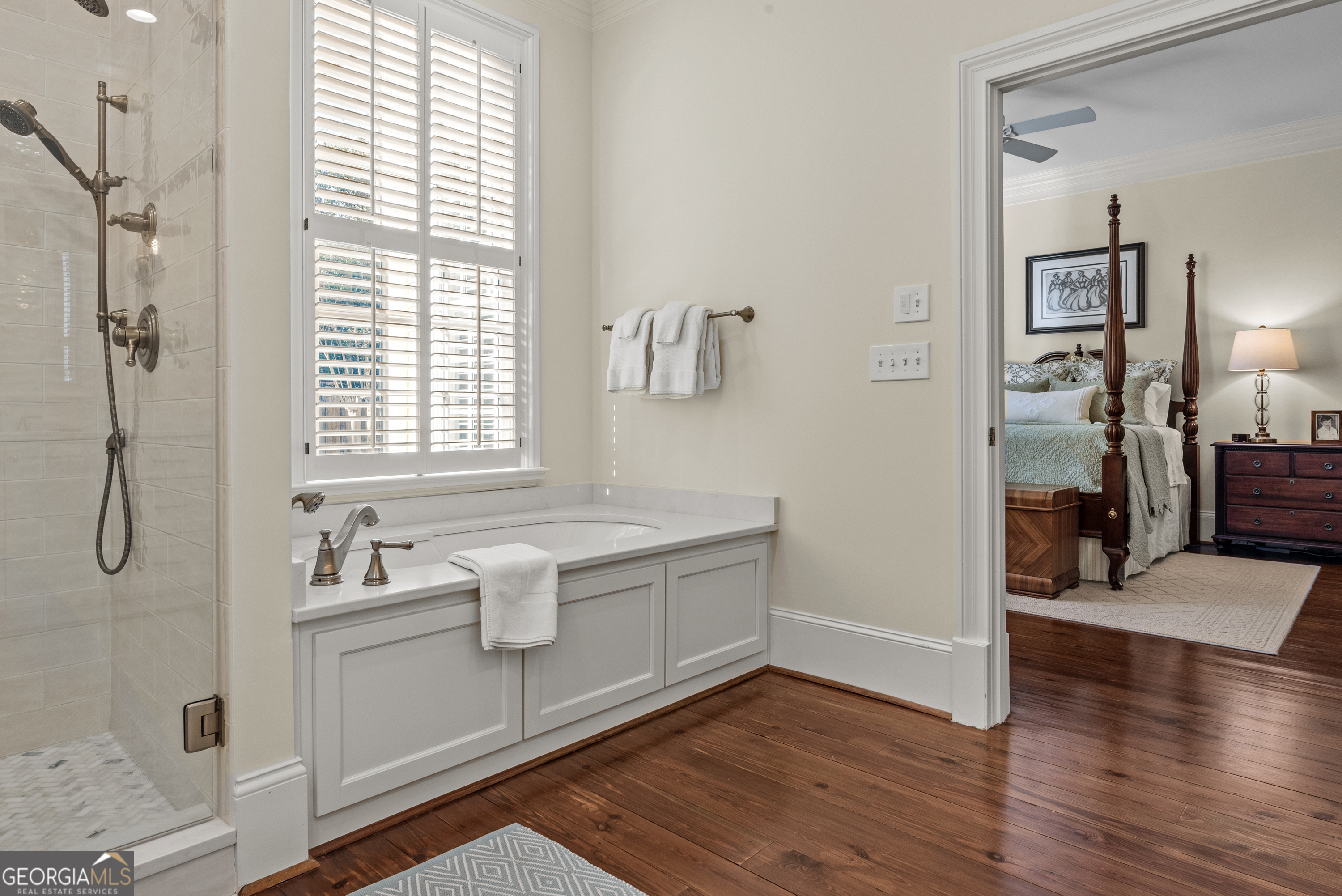 665 E Walton Street Property Photo 35