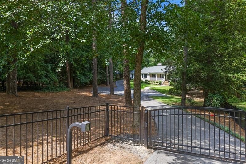 1471 Moores Mill Road Nw Property Photo 2
