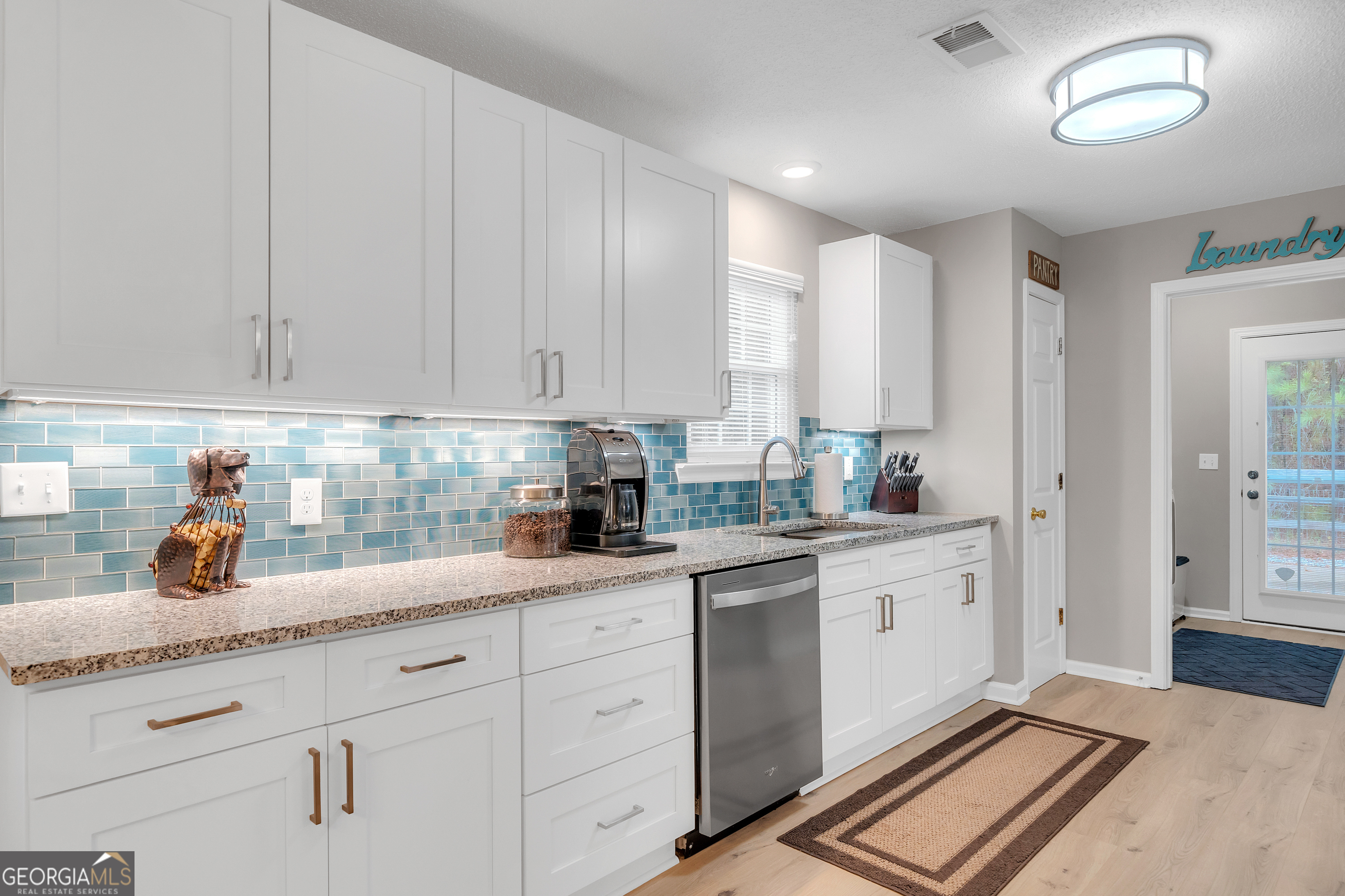 3260 Lake Crest Drive Property Photo 12