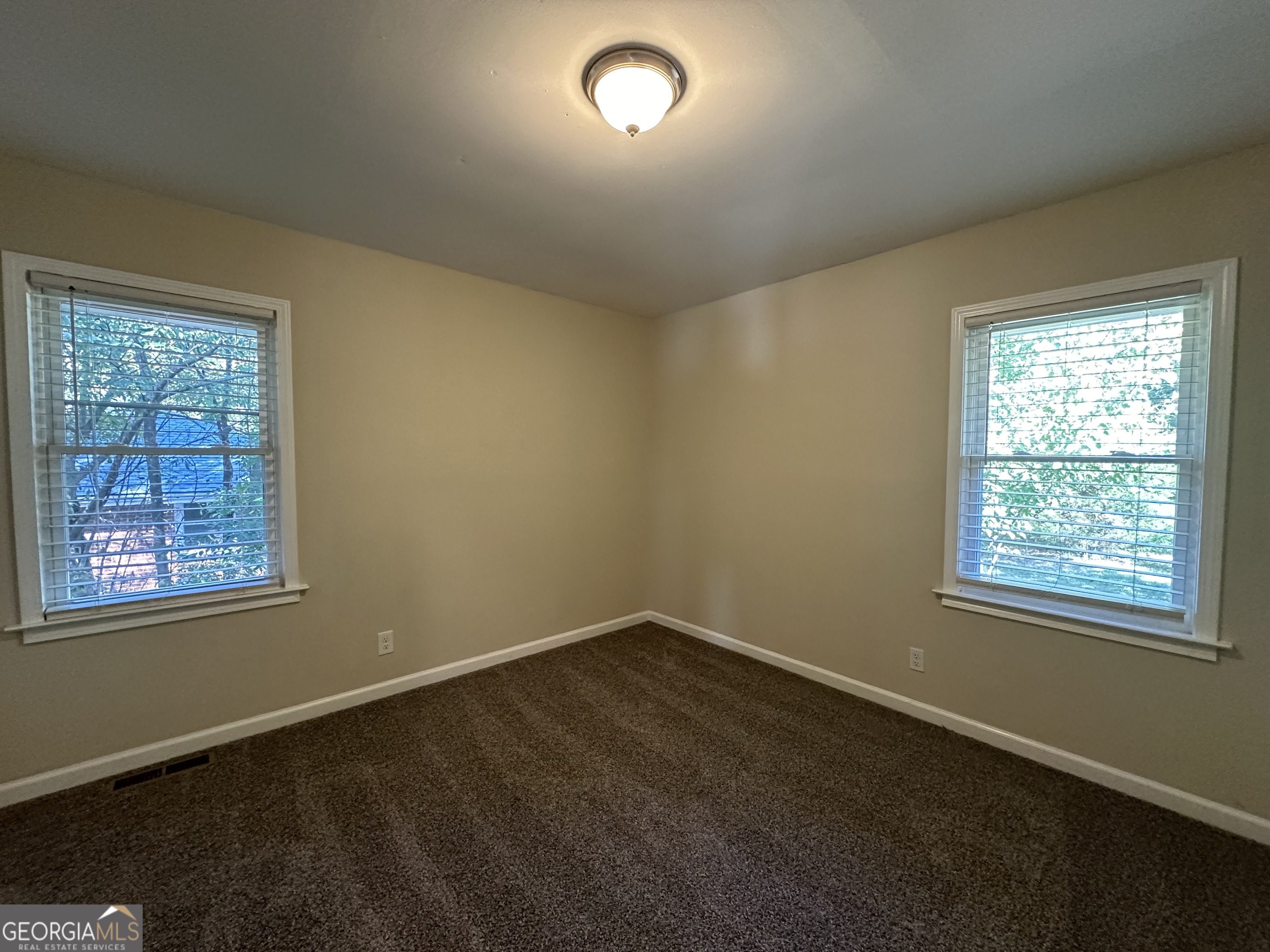 4778 Glenwood Road Property Photo 9