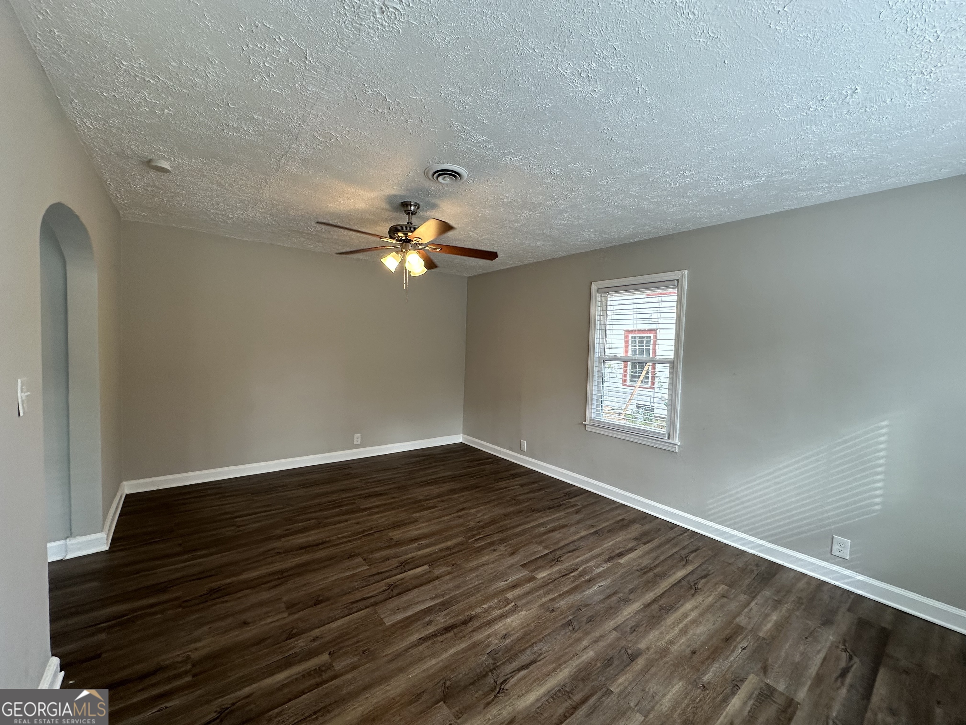 3564 Glenwood Road Property Photo 2