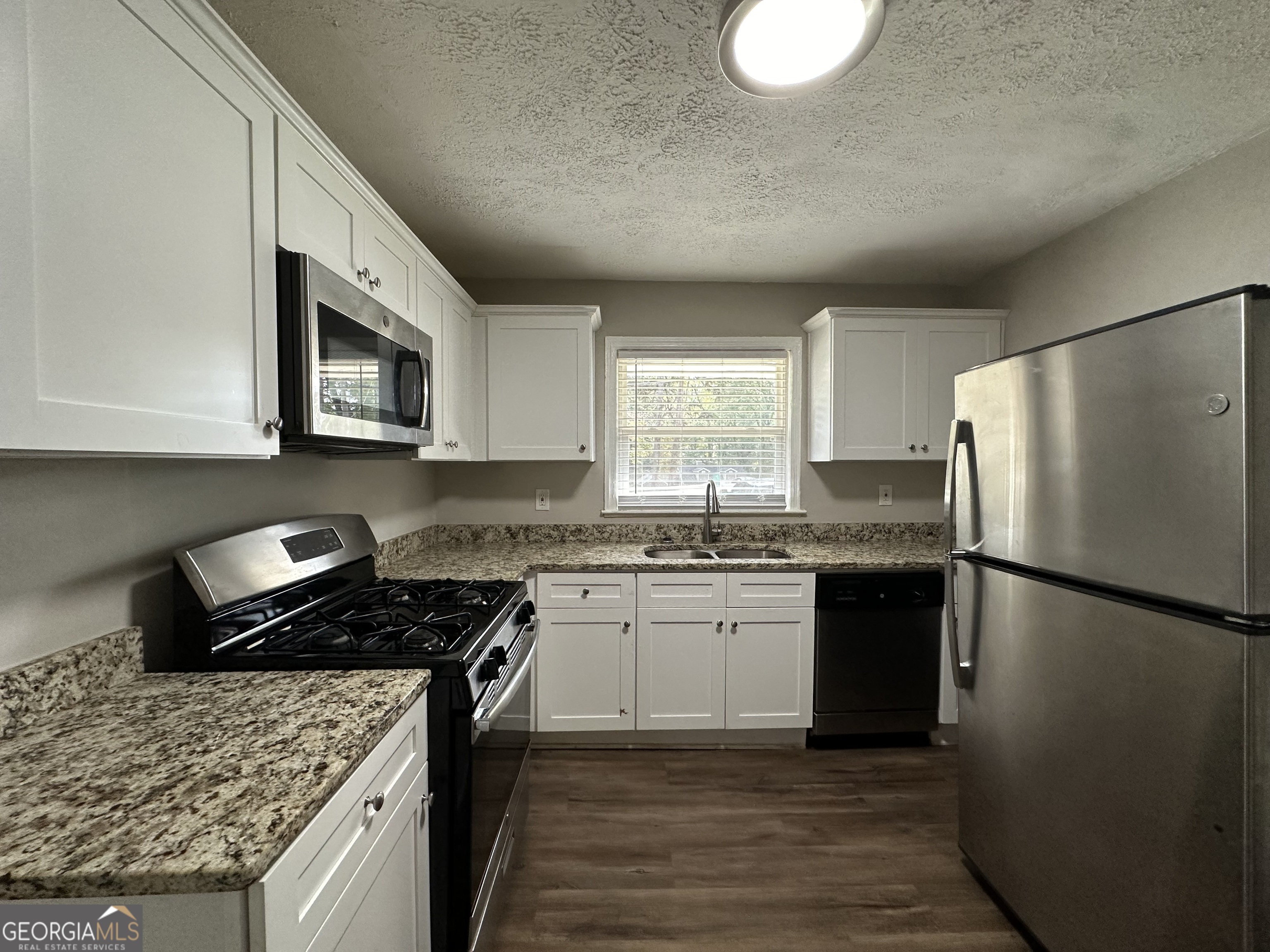 3564 Glenwood Road Property Photo 4