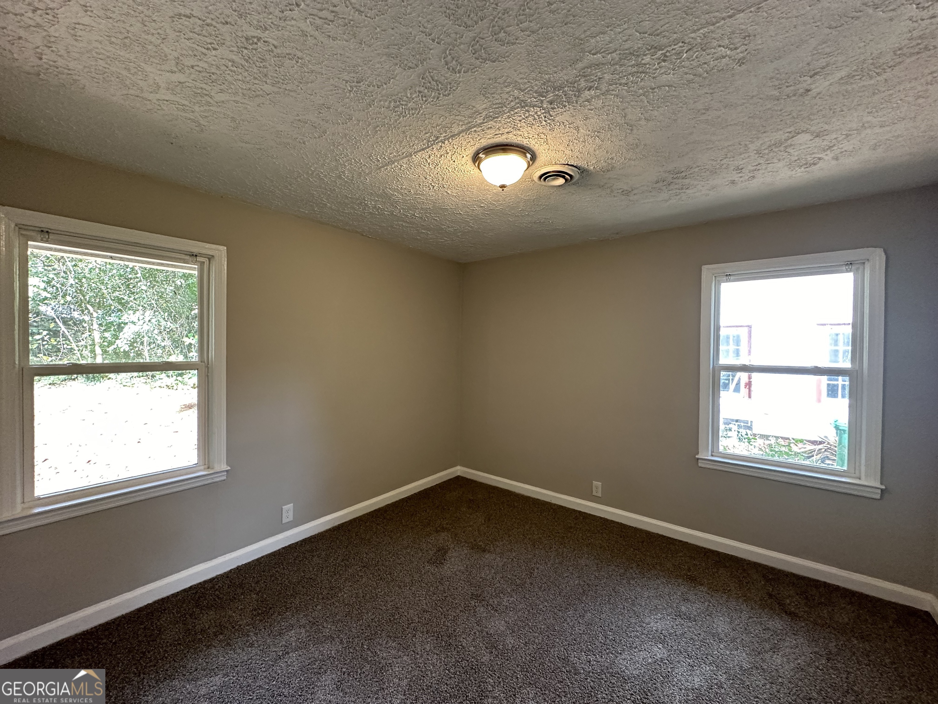 3564 Glenwood Road Property Photo 6