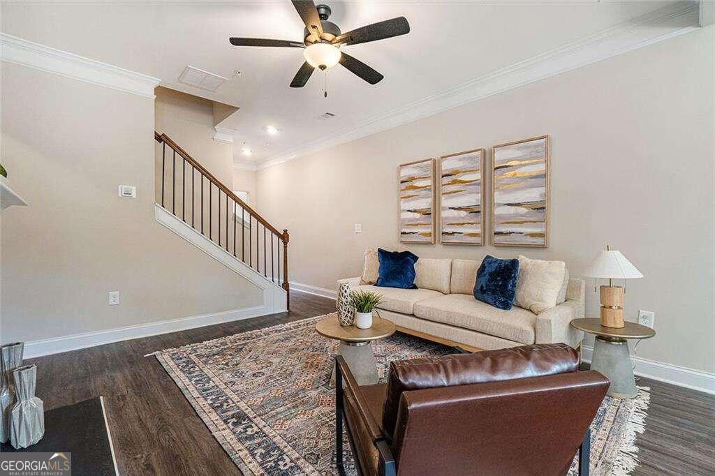 1525 Burberry Alley Property Photo 4