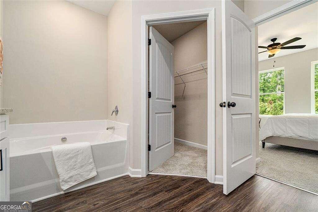 1525 Burberry Alley Property Photo 18