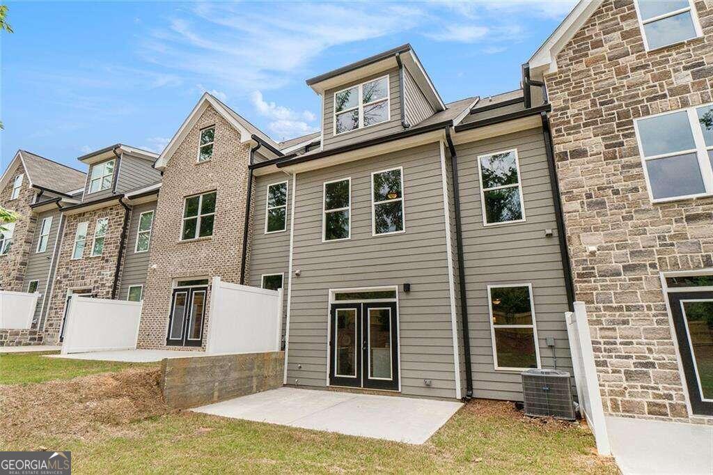 1525 Burberry Alley Property Photo 28