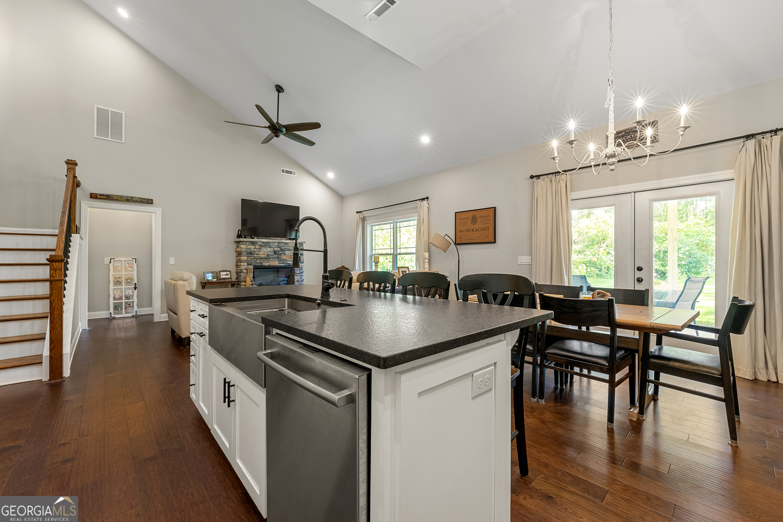 5015 Monticello Drive Property Photo 17