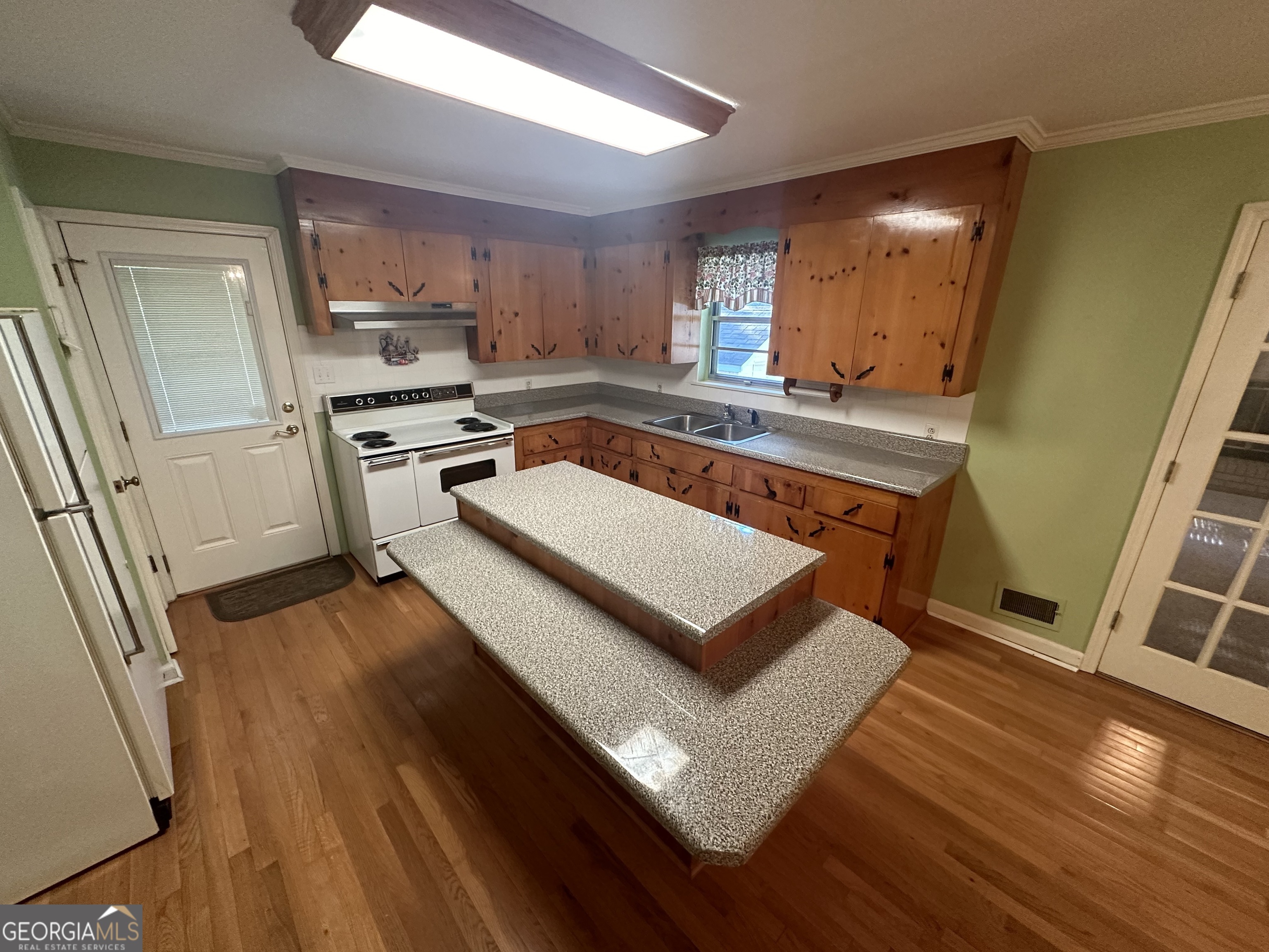 531 Calhoun Street Property Photo 2