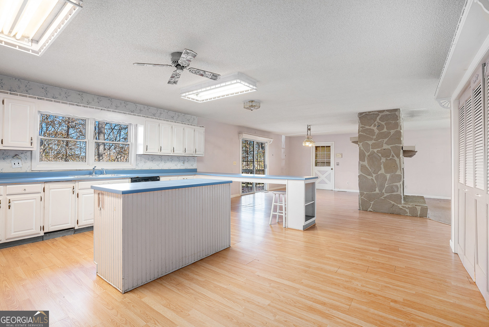 66 Cosmo Place E Property Photo 10