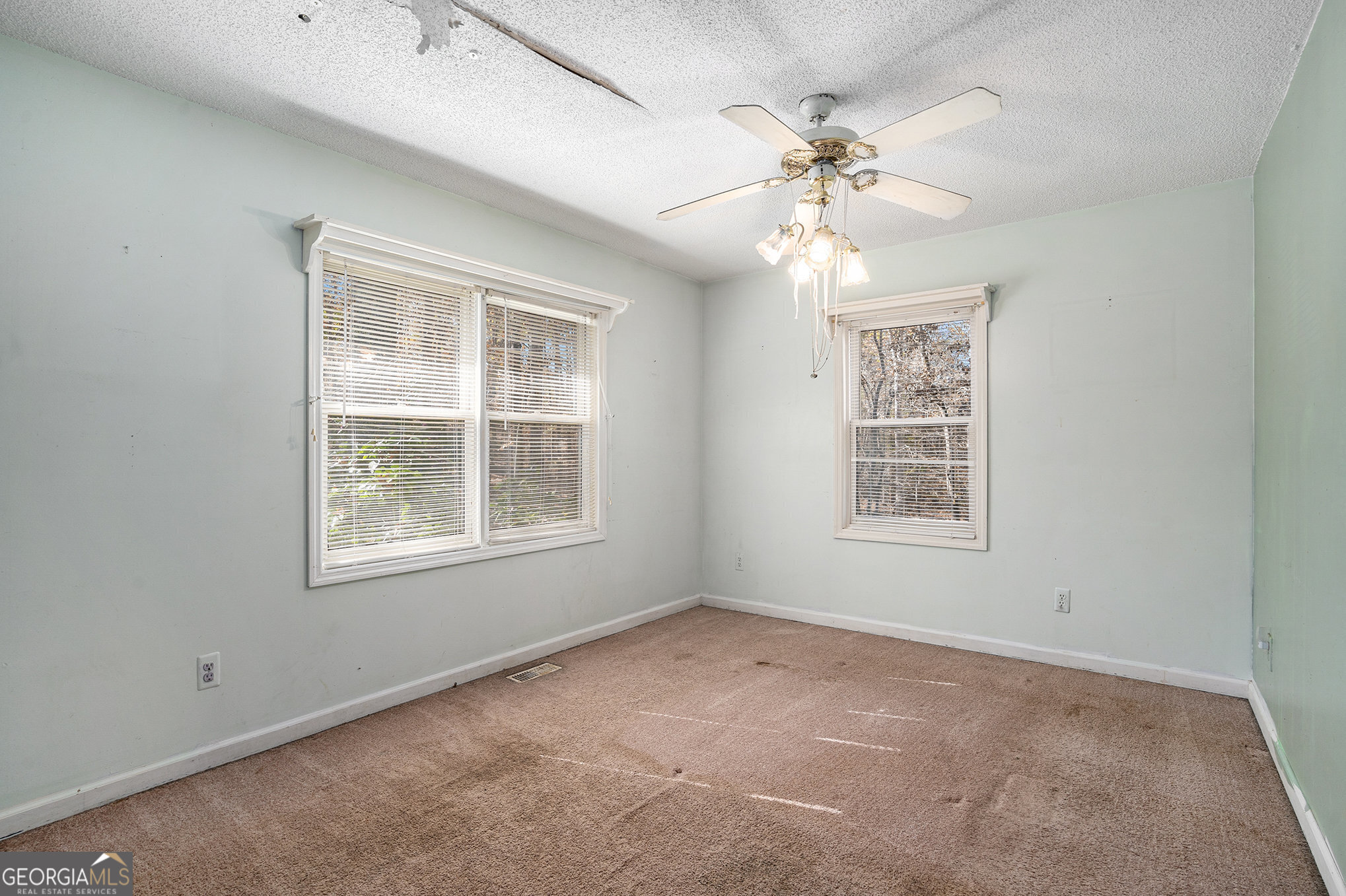 66 Cosmo Place E Property Photo 18