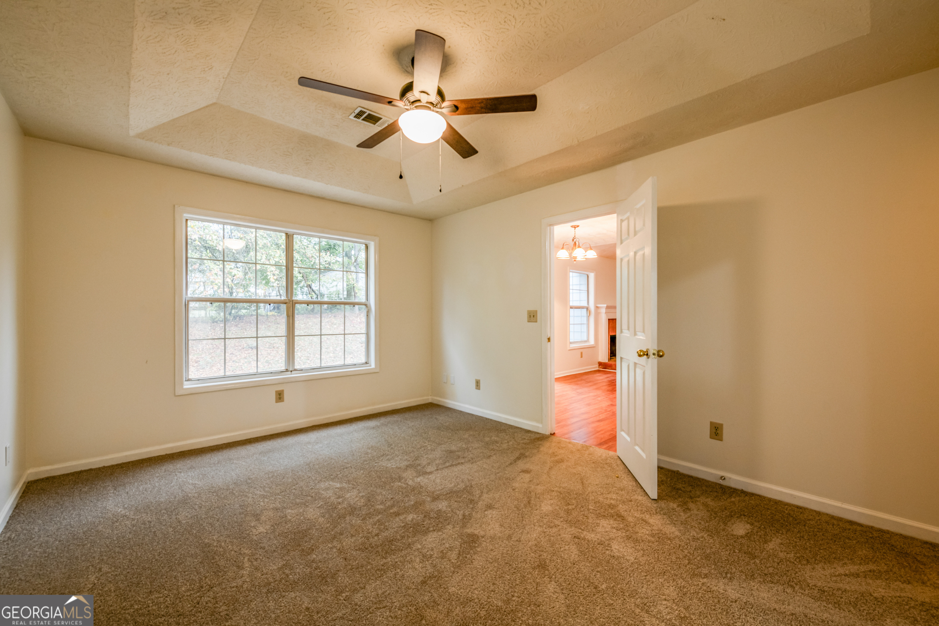 1121 Whisper Wind Drive Property Photo 12