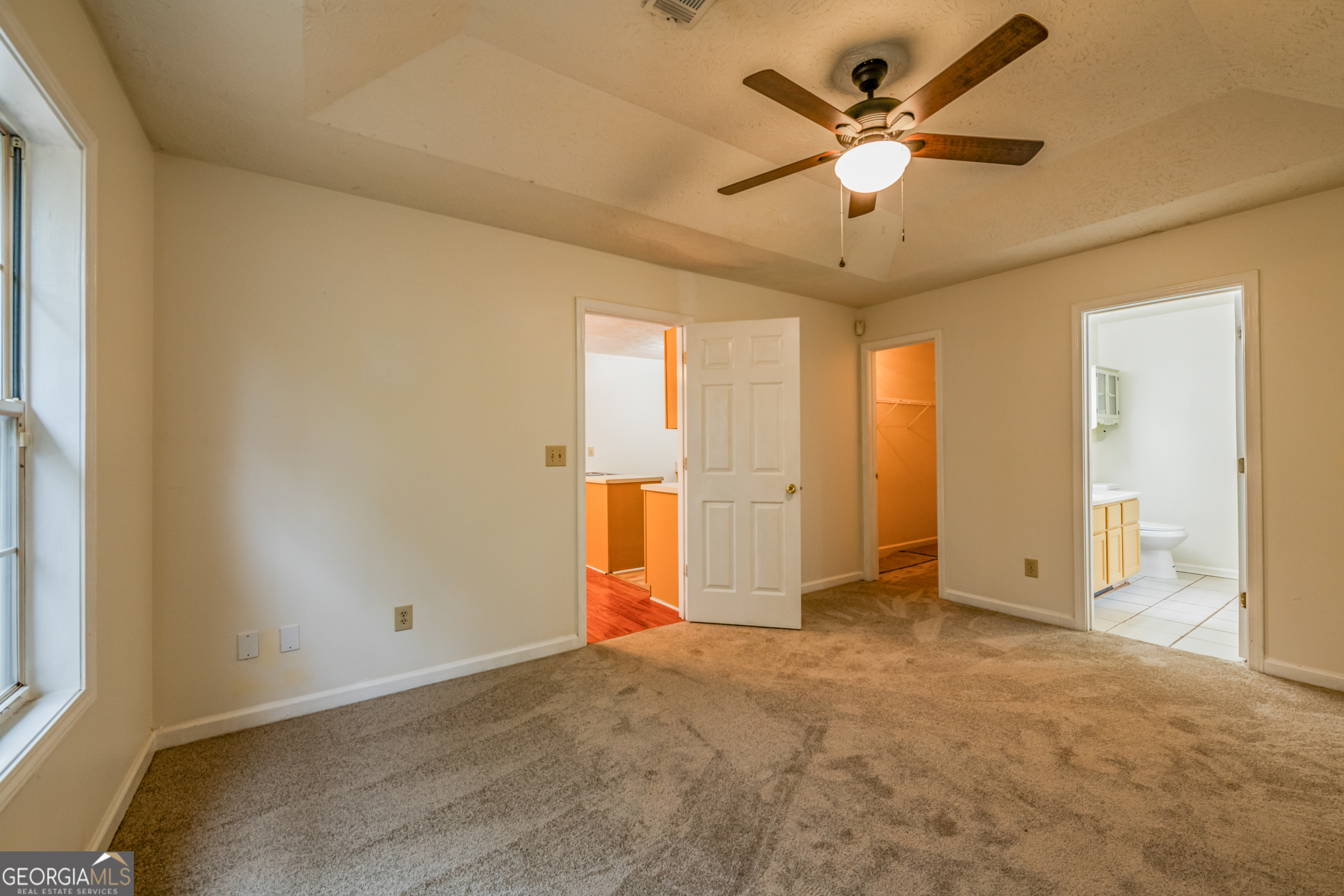 1121 Whisper Wind Drive Property Photo 13