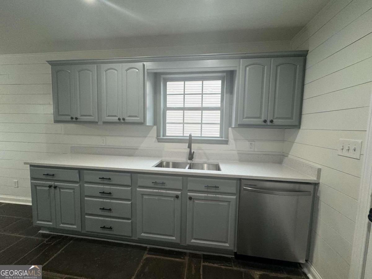 15 Granite Way Ne Property Photo 8