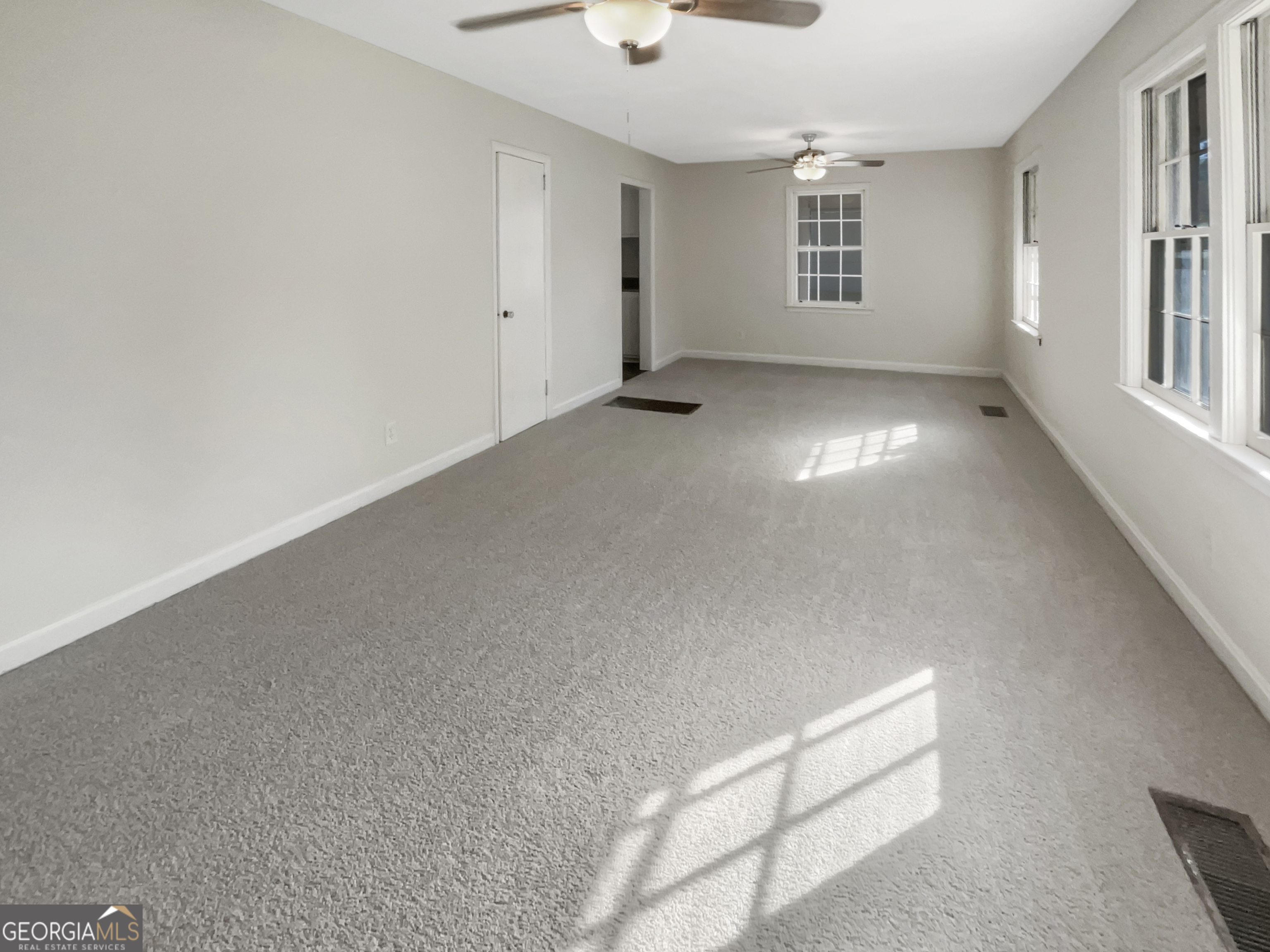 828 Pinevalley Drive Property Photo 3