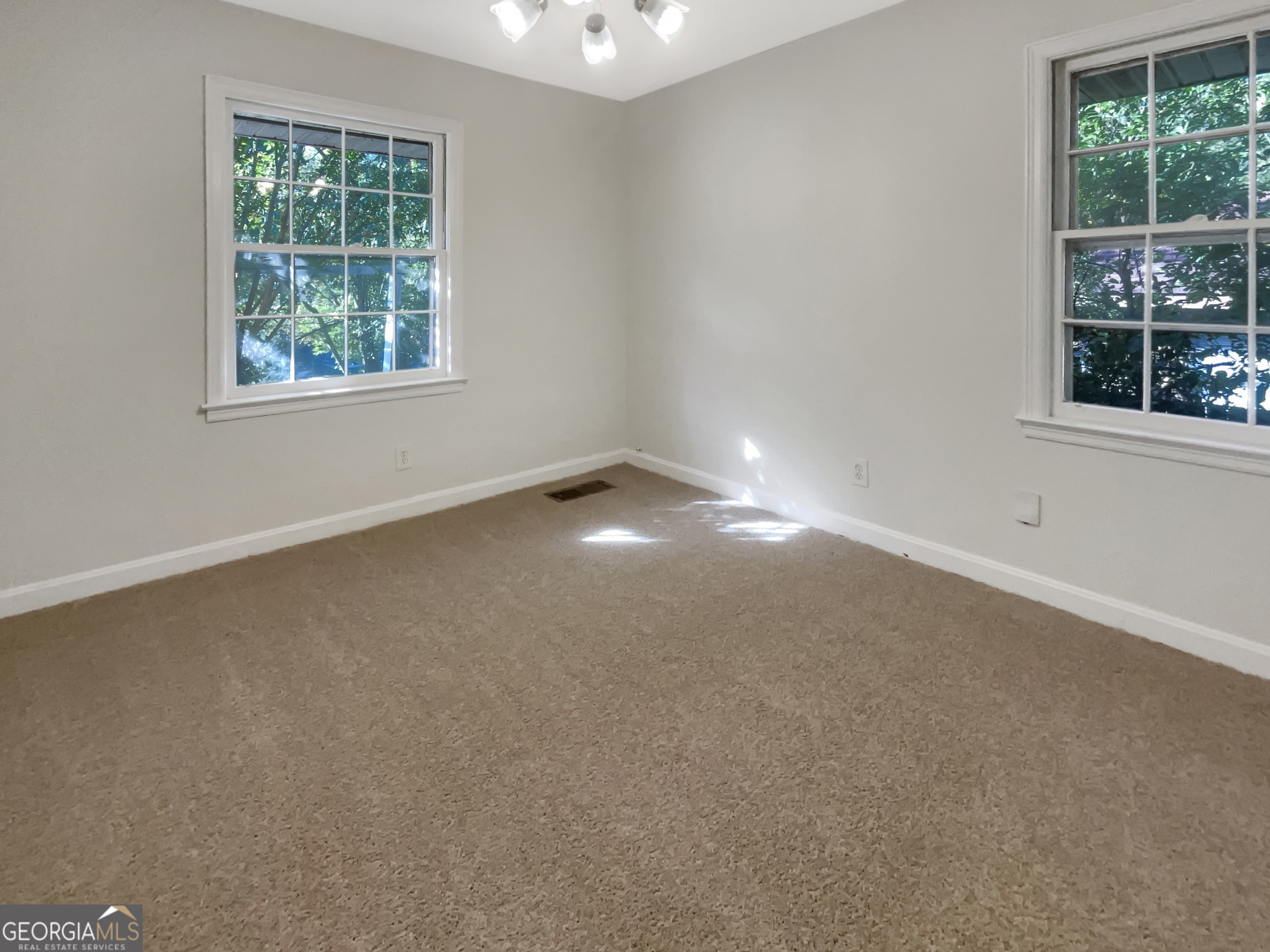 828 Pinevalley Drive Property Photo 18