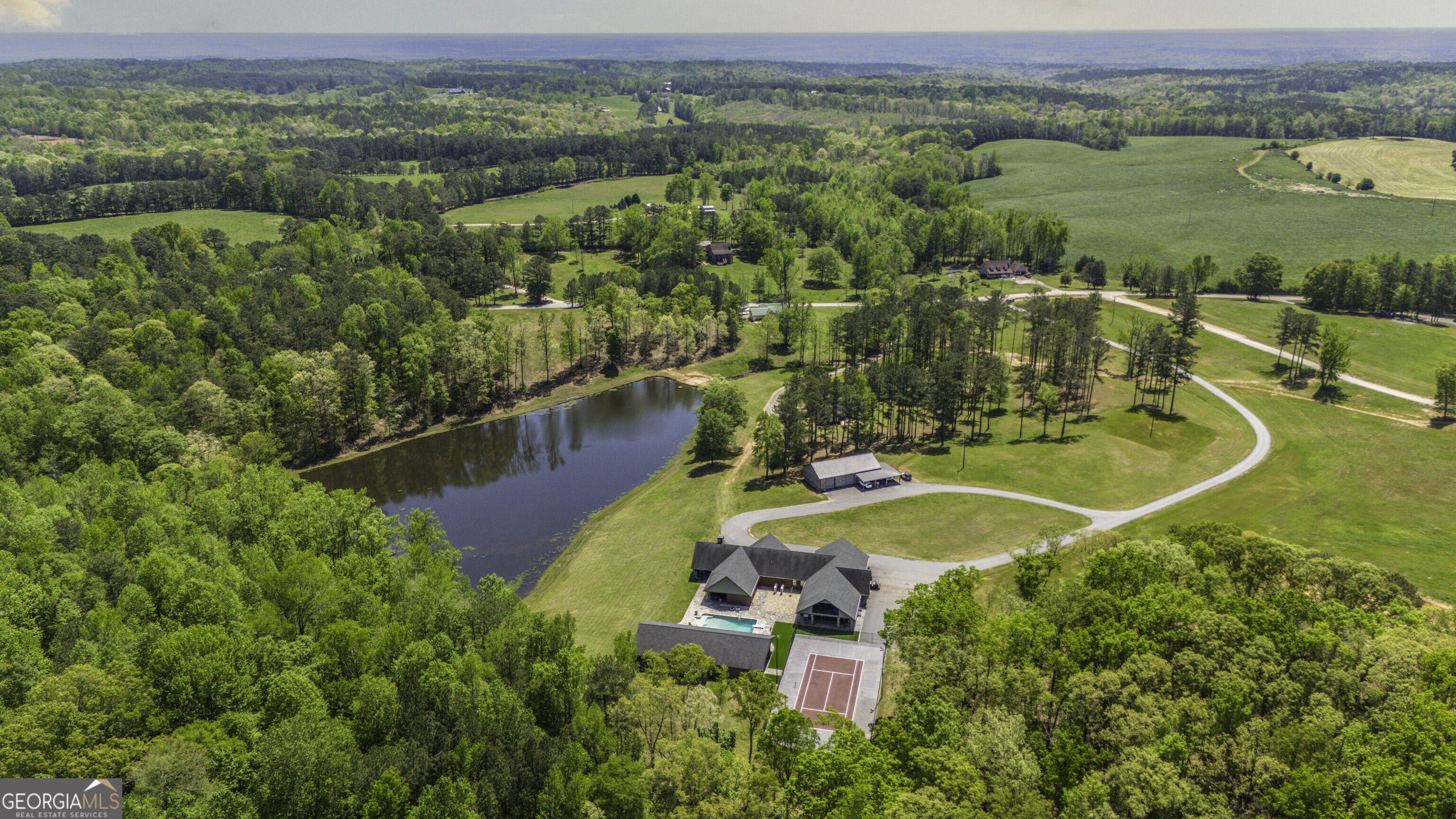 1600 Happy Hollow Road Property Photo 4
