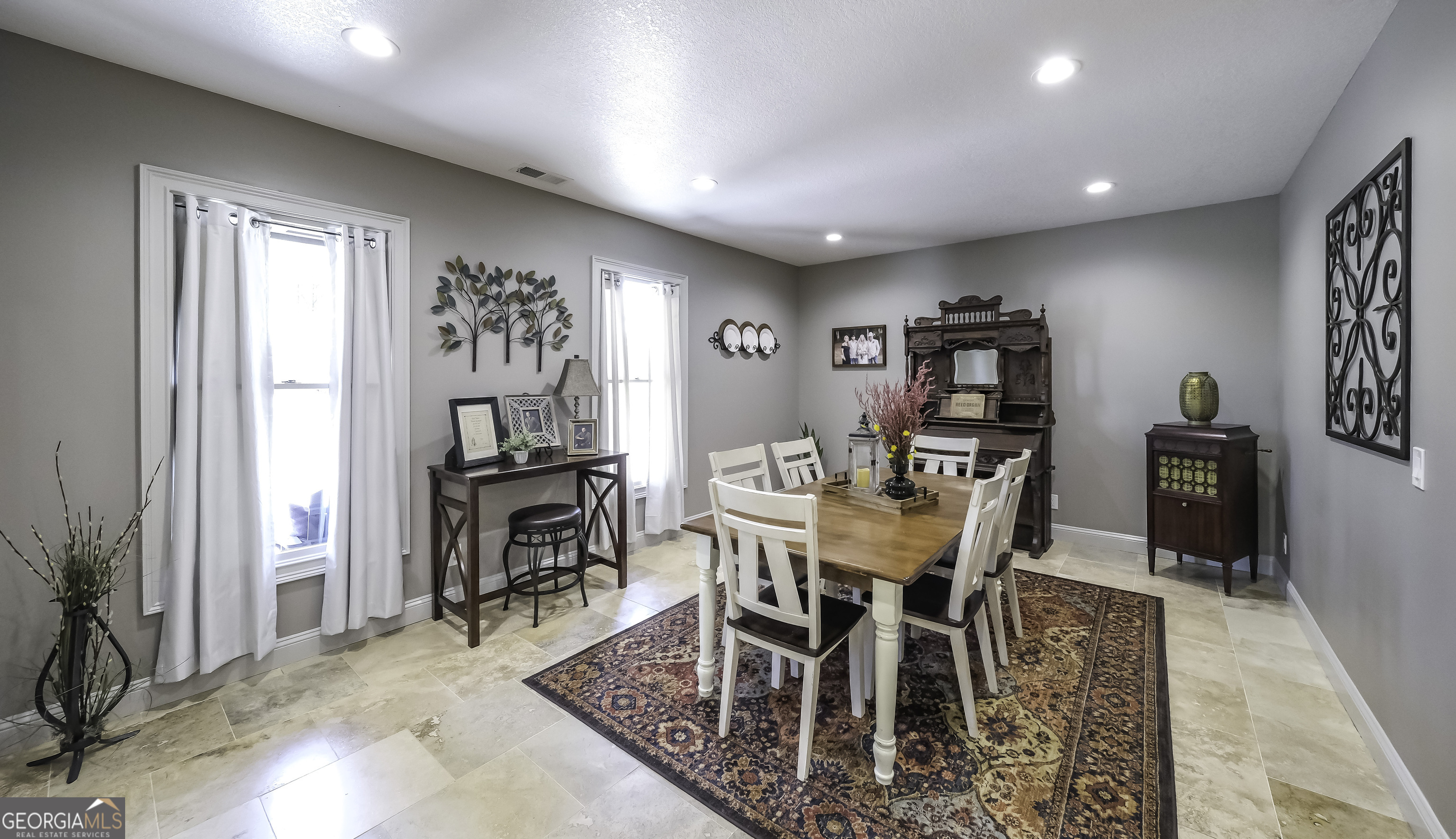 1600 Happy Hollow Road Property Photo 6
