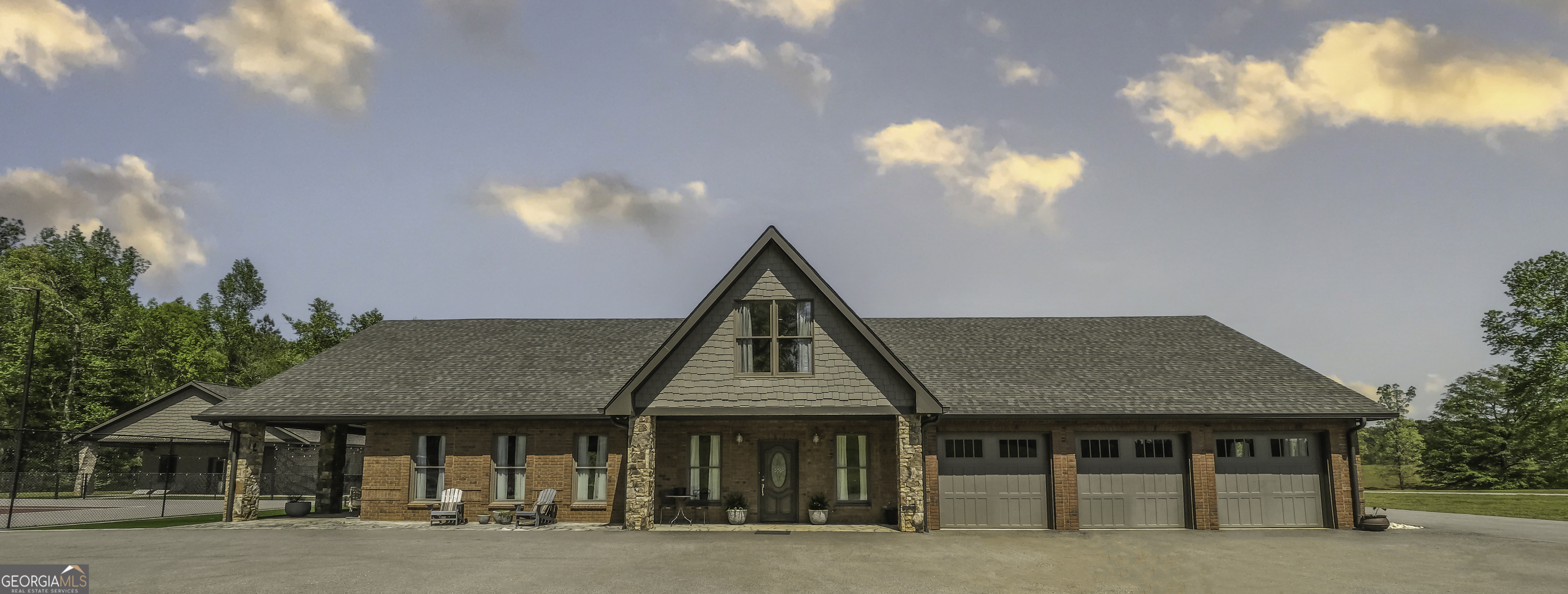 1600 Happy Hollow Road Property Photo 8