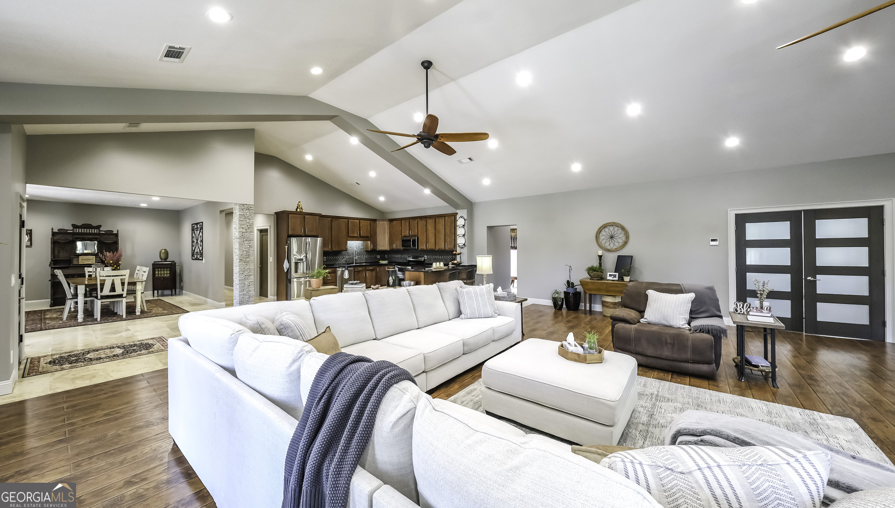 1600 Happy Hollow Road Property Photo 32
