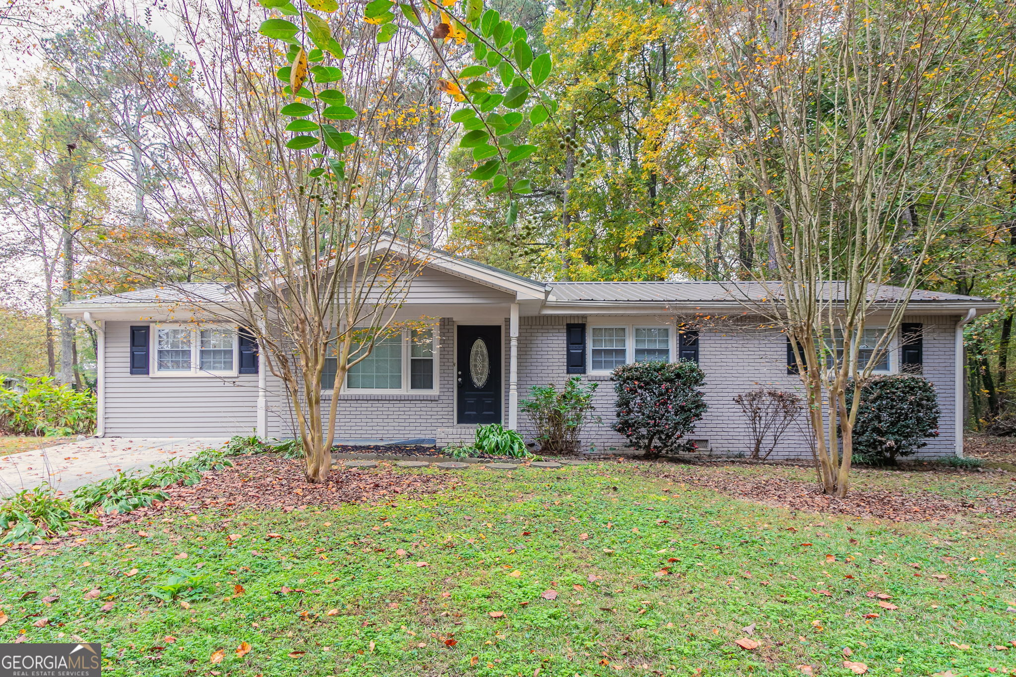 7047 Carolyn Circle Property Photo 1