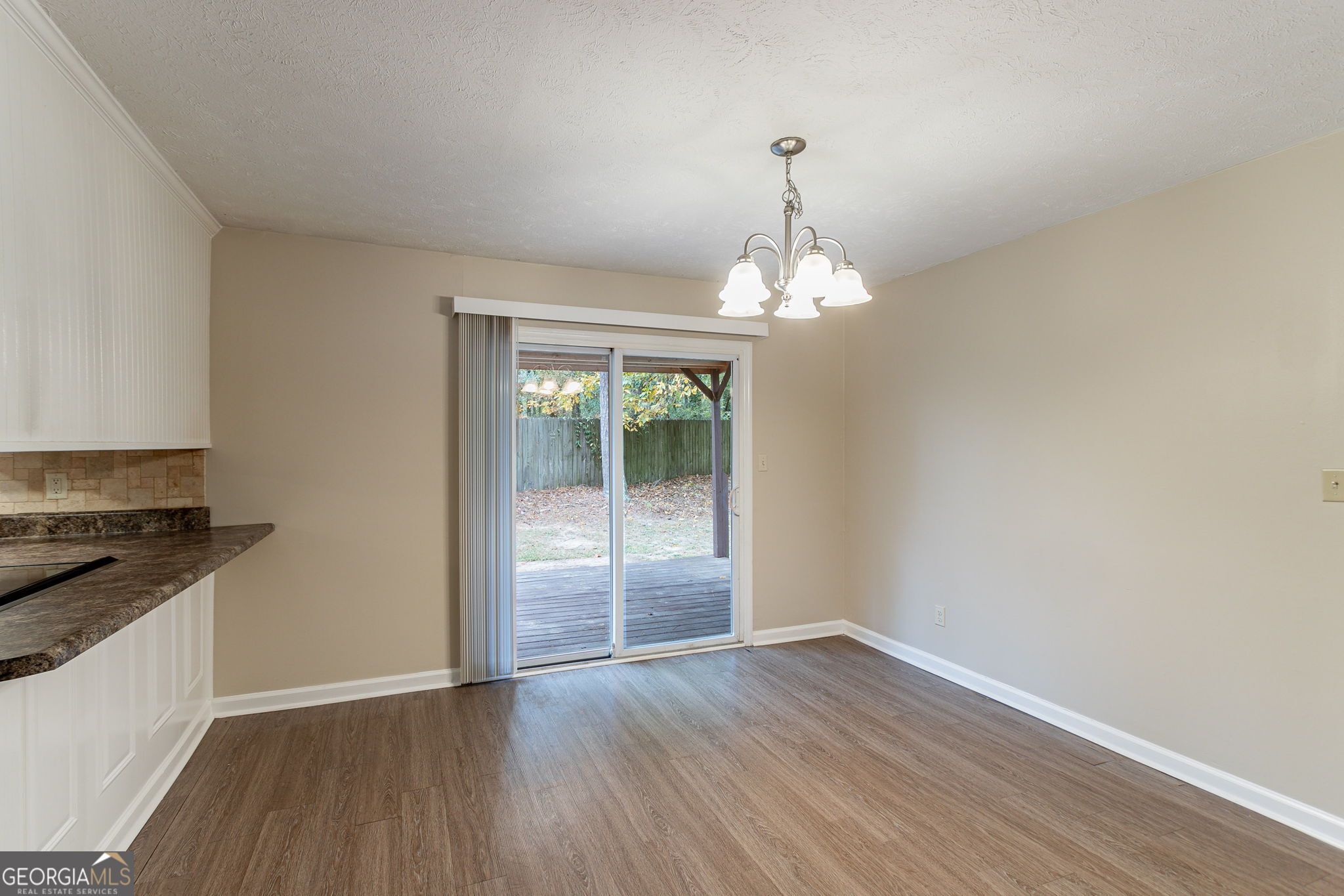 7047 Carolyn Circle Property Photo 7