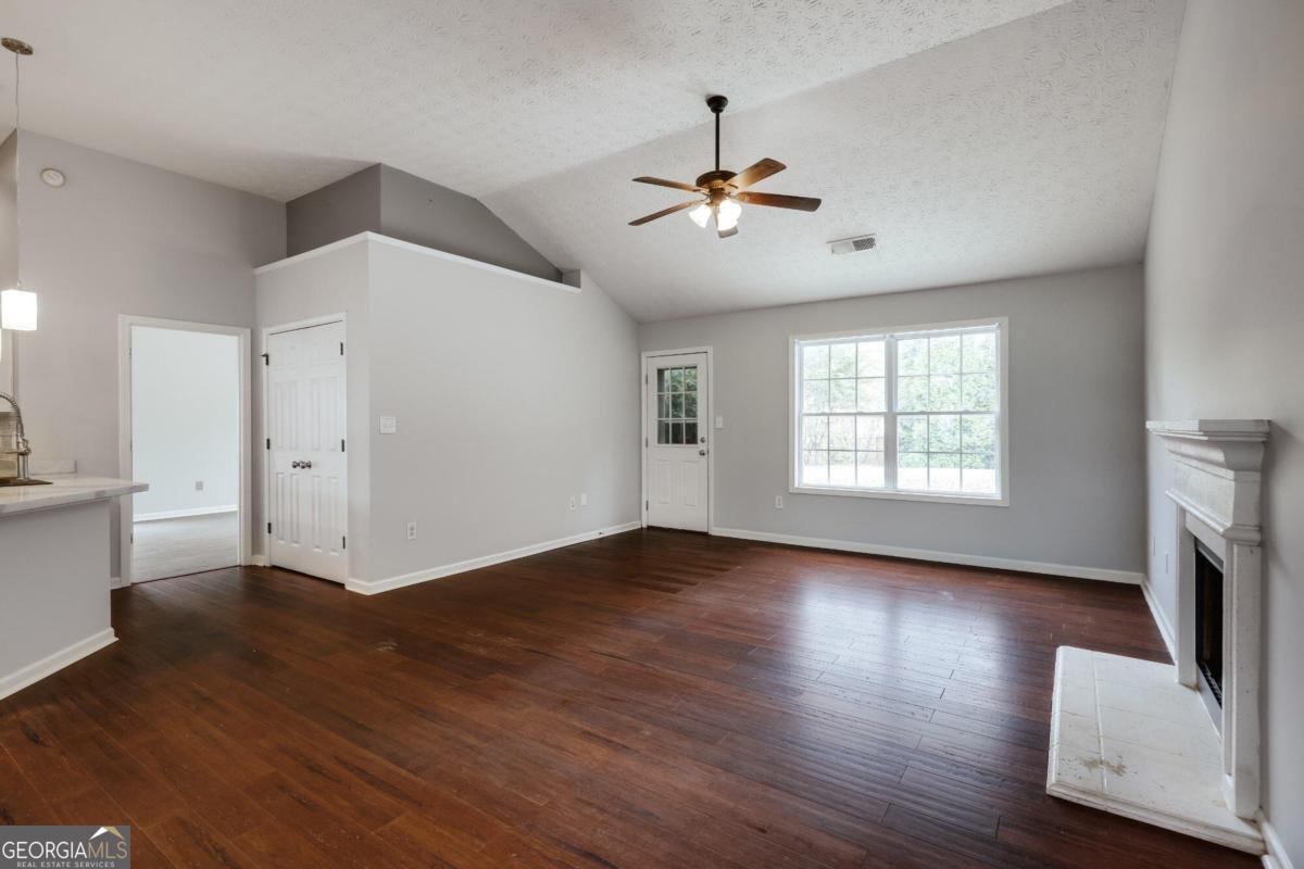 101 Jasmine Trail Property Photo 25