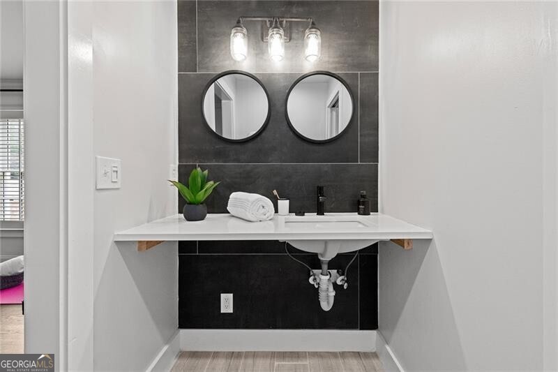 1010 Angelo Court Ne Property Photo 47