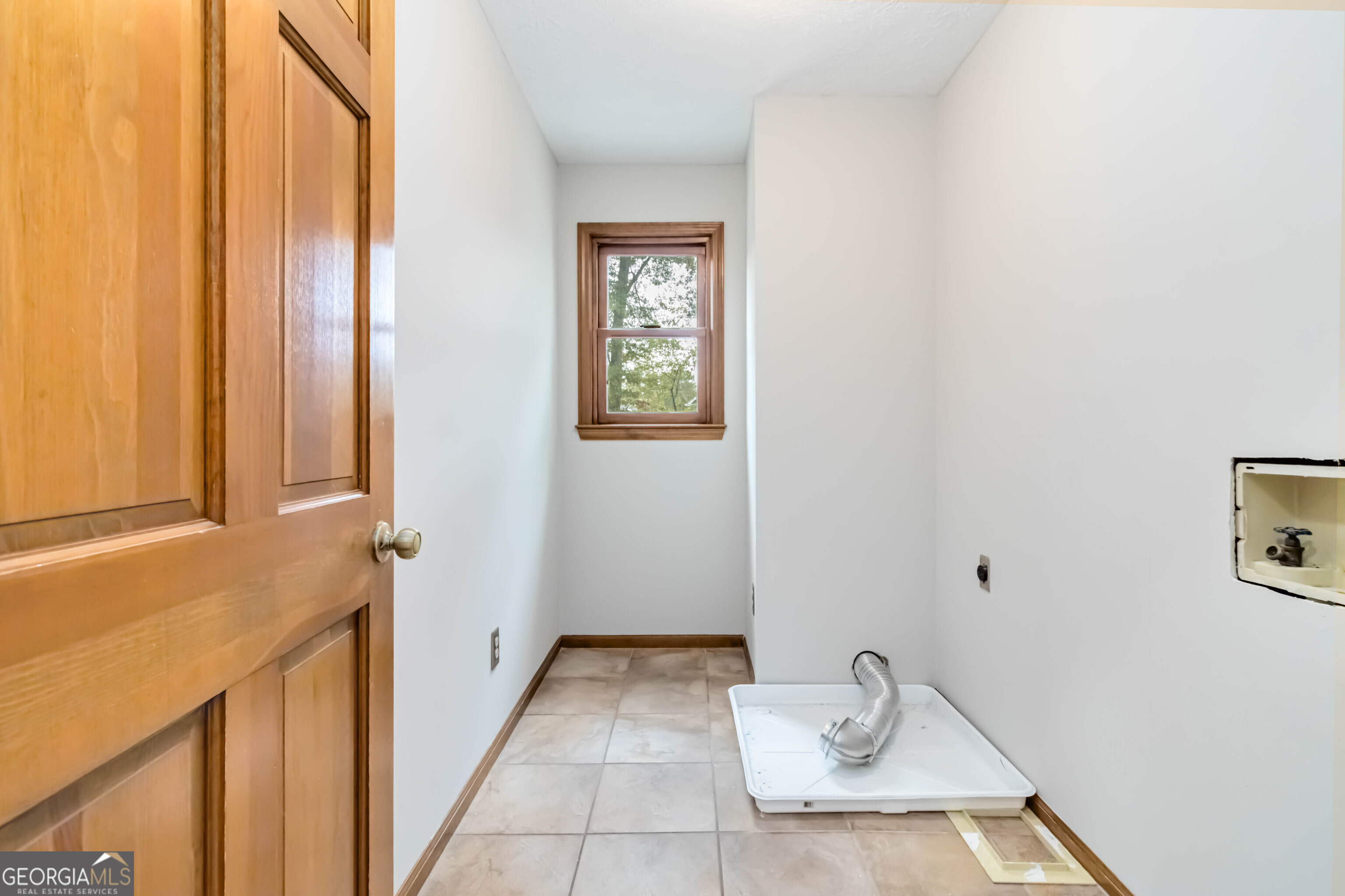 9070 Twelvestones Drive Property Photo 12