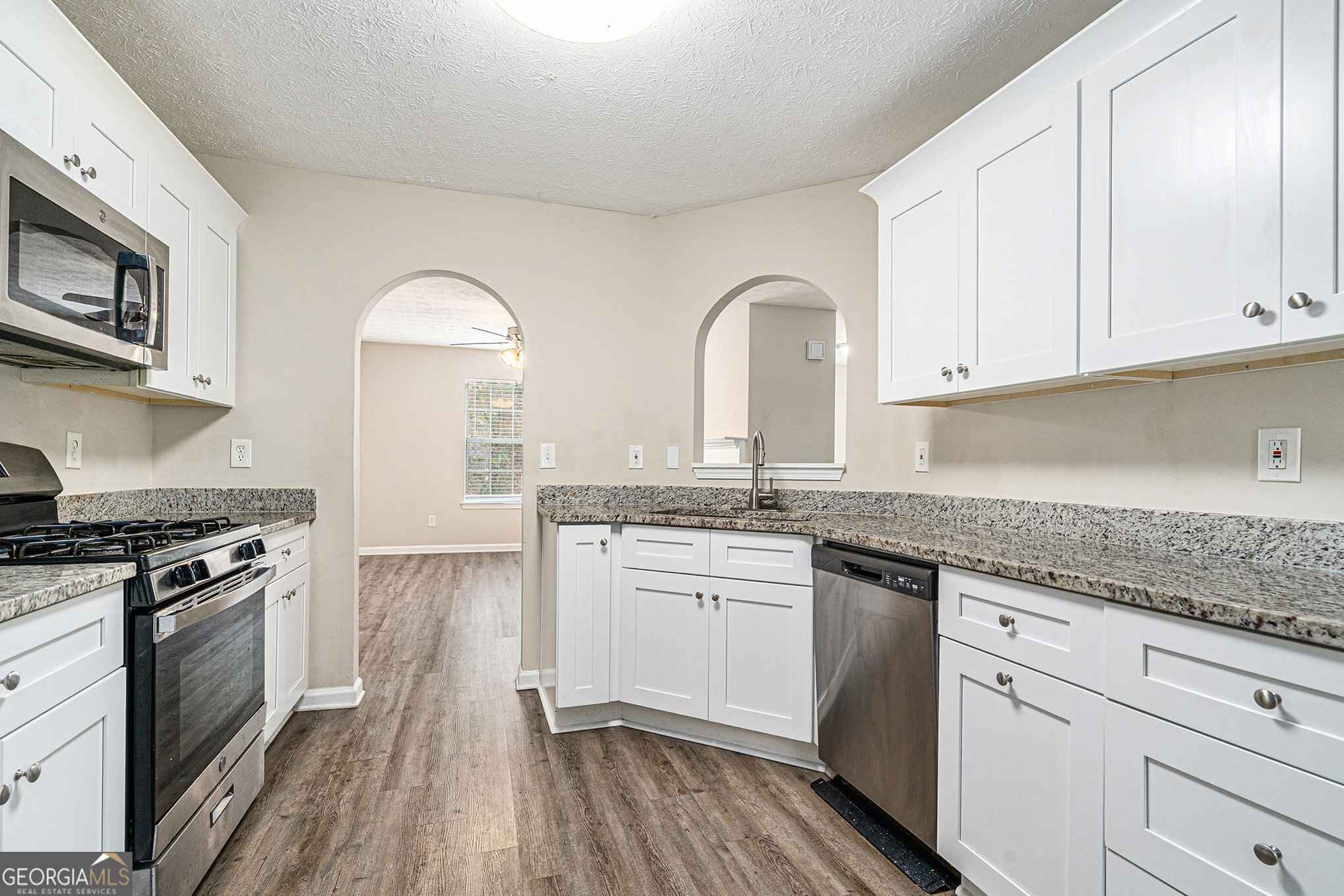 6943 Fairway Trail Property Photo 4
