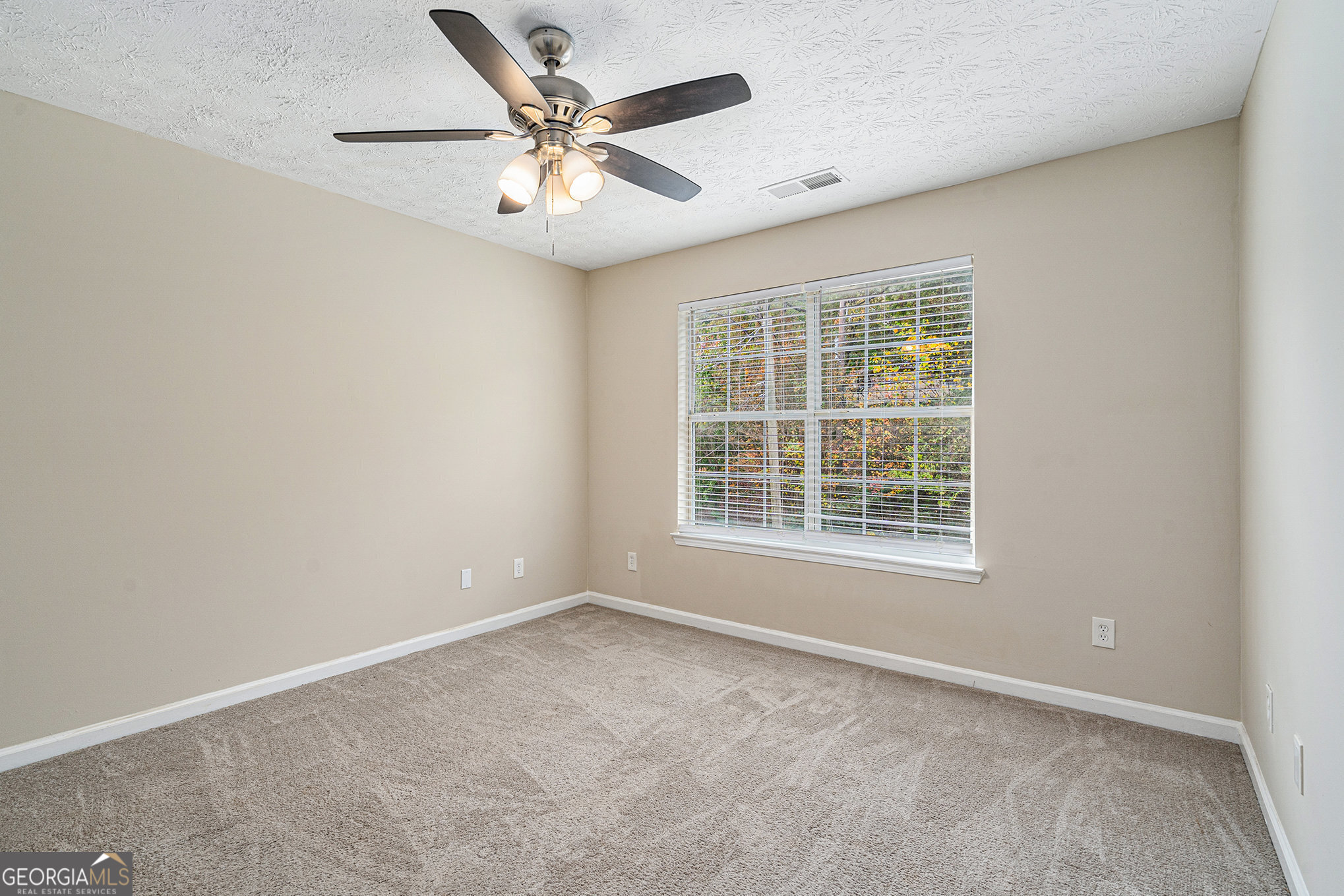 6943 Fairway Trail Property Photo 5