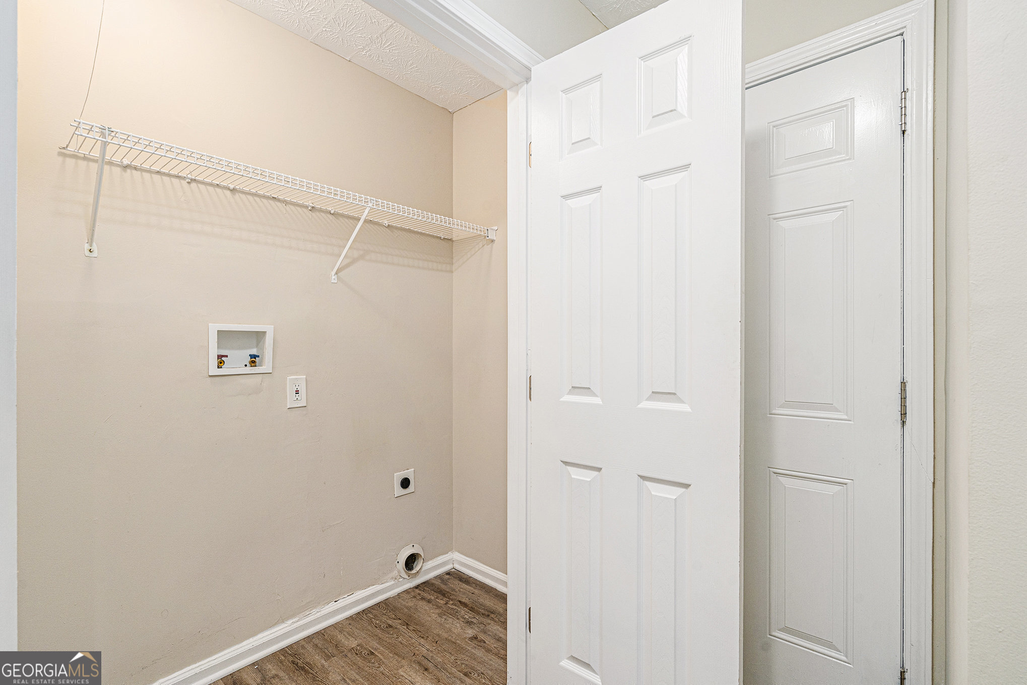 6943 Fairway Trail Property Photo 7