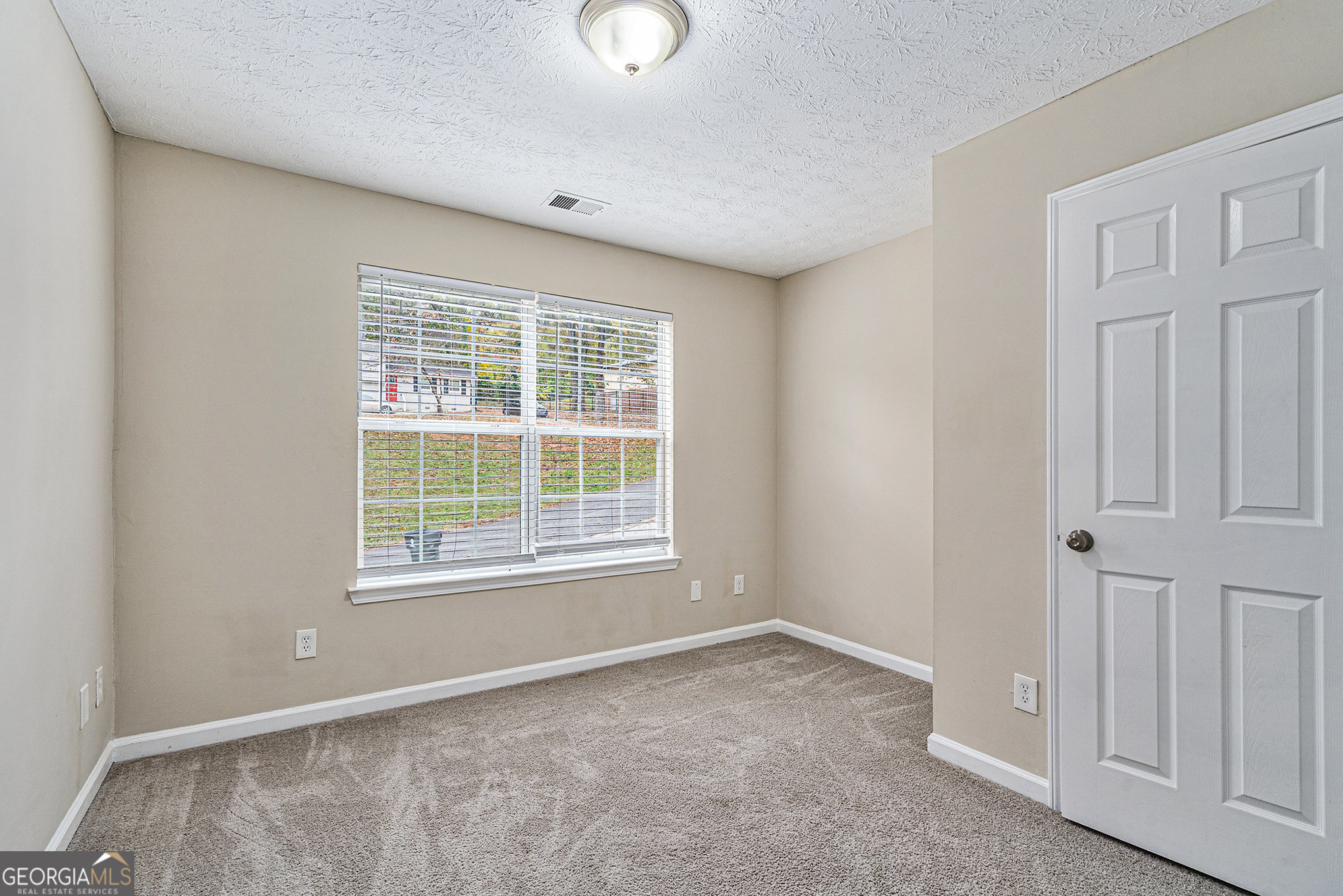 6943 Fairway Trail Property Photo 8