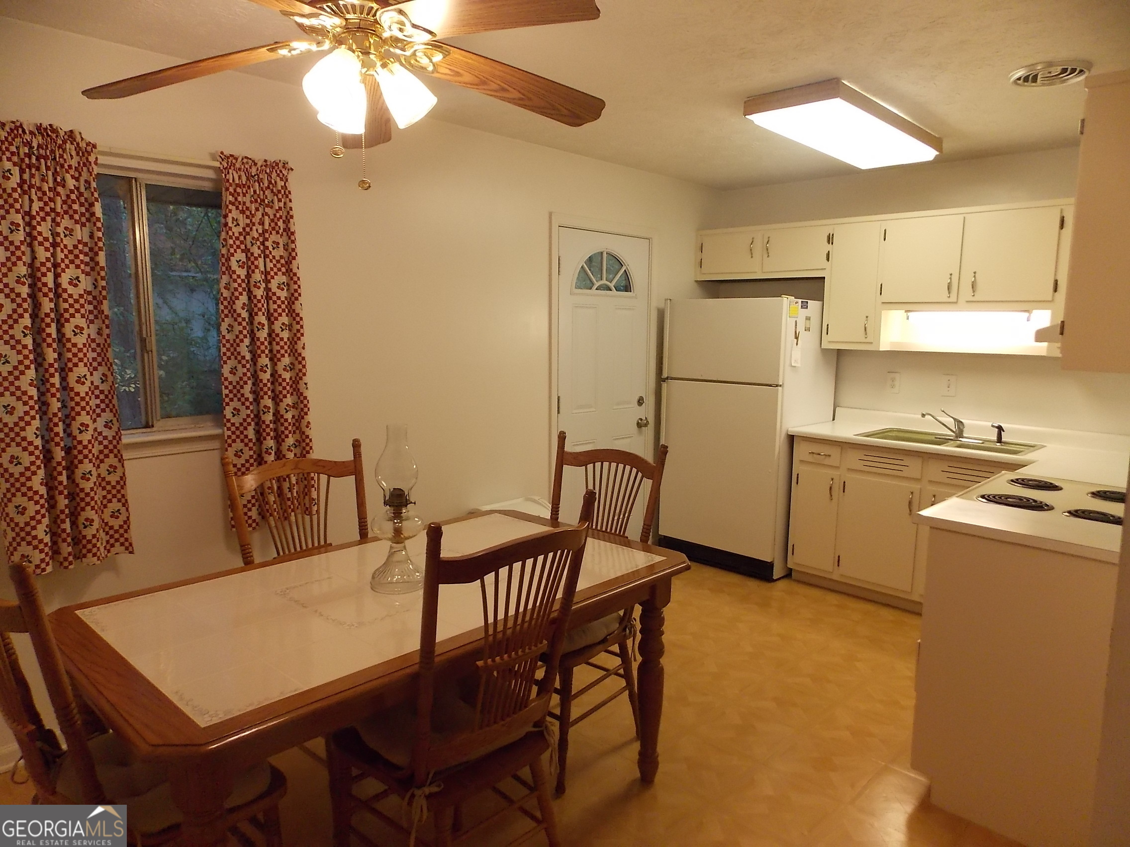 1320 Labelle Street Property Photo 5
