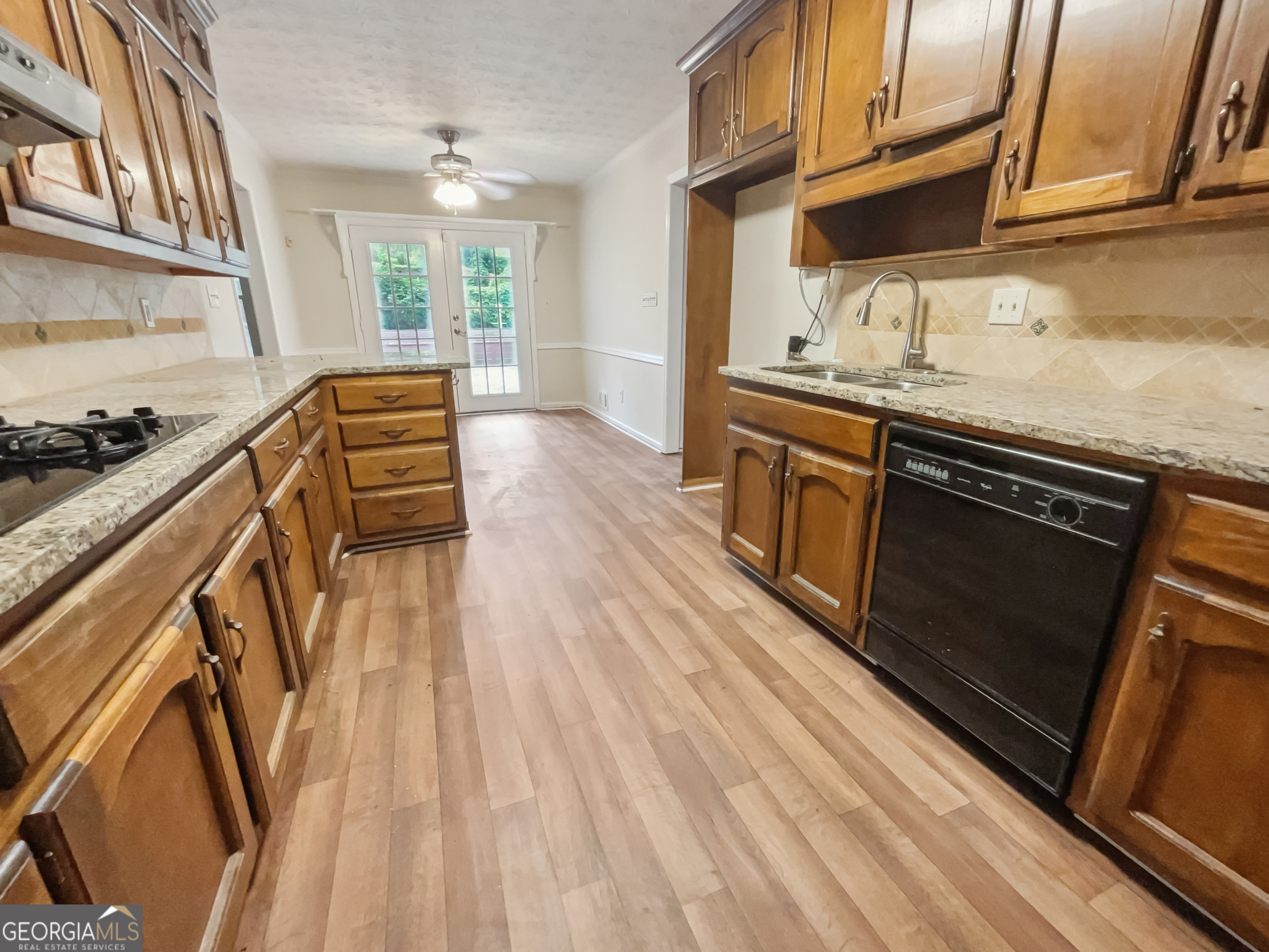 1583 Thornwood Drive Property Photo 6