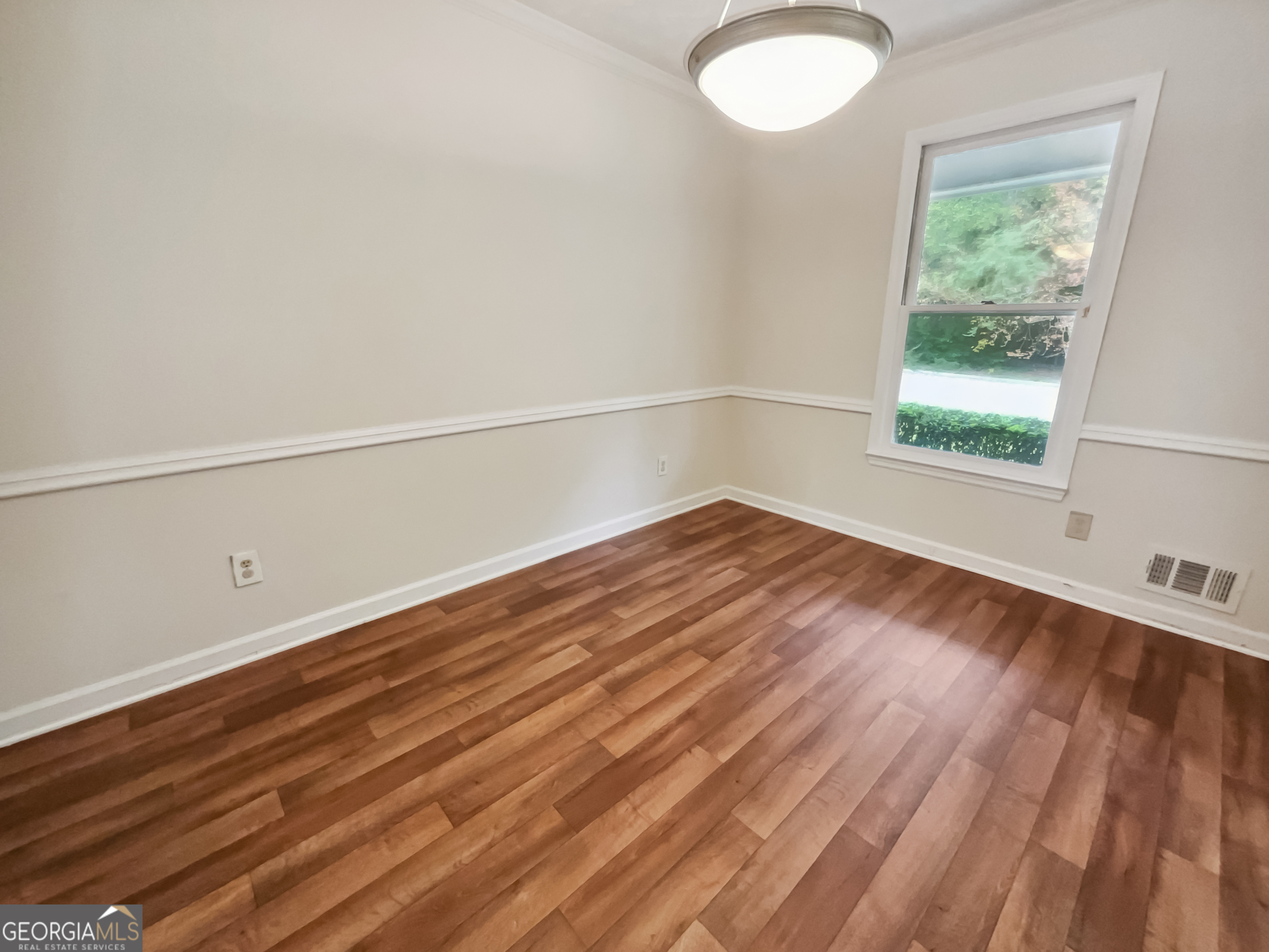 1583 Thornwood Drive Property Photo 10