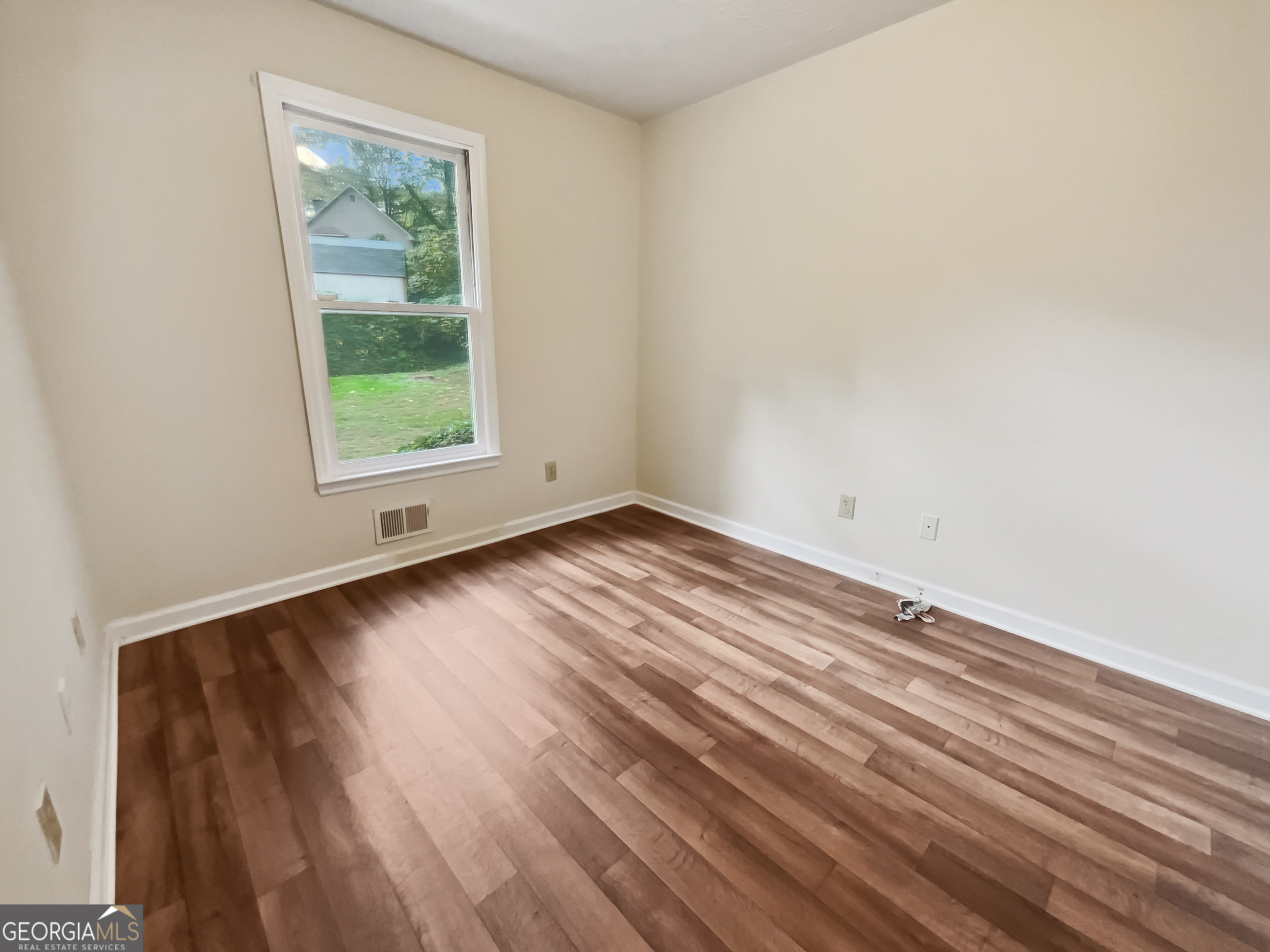 1583 Thornwood Drive Property Photo 13