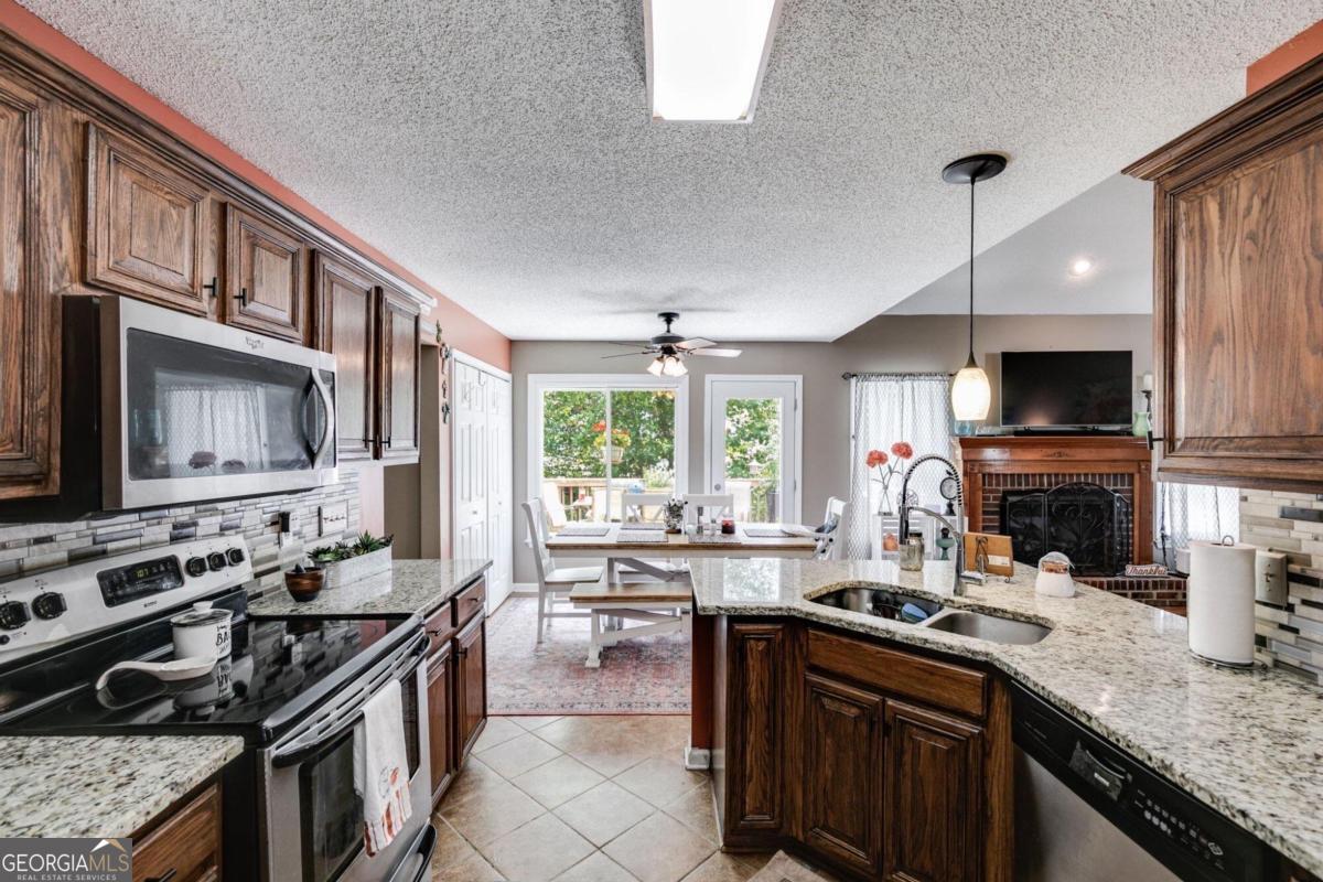 70 Steeple Chase Trail Property Photo 5