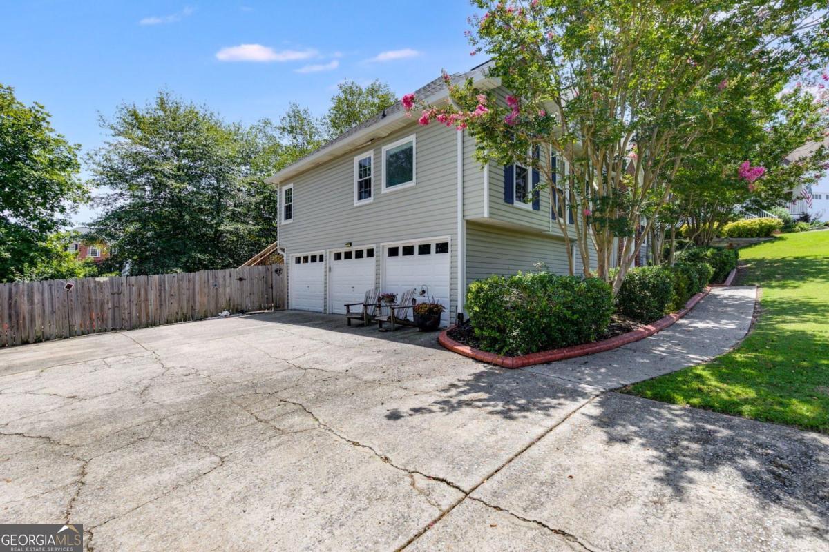 70 Steeple Chase Trail Property Photo 32