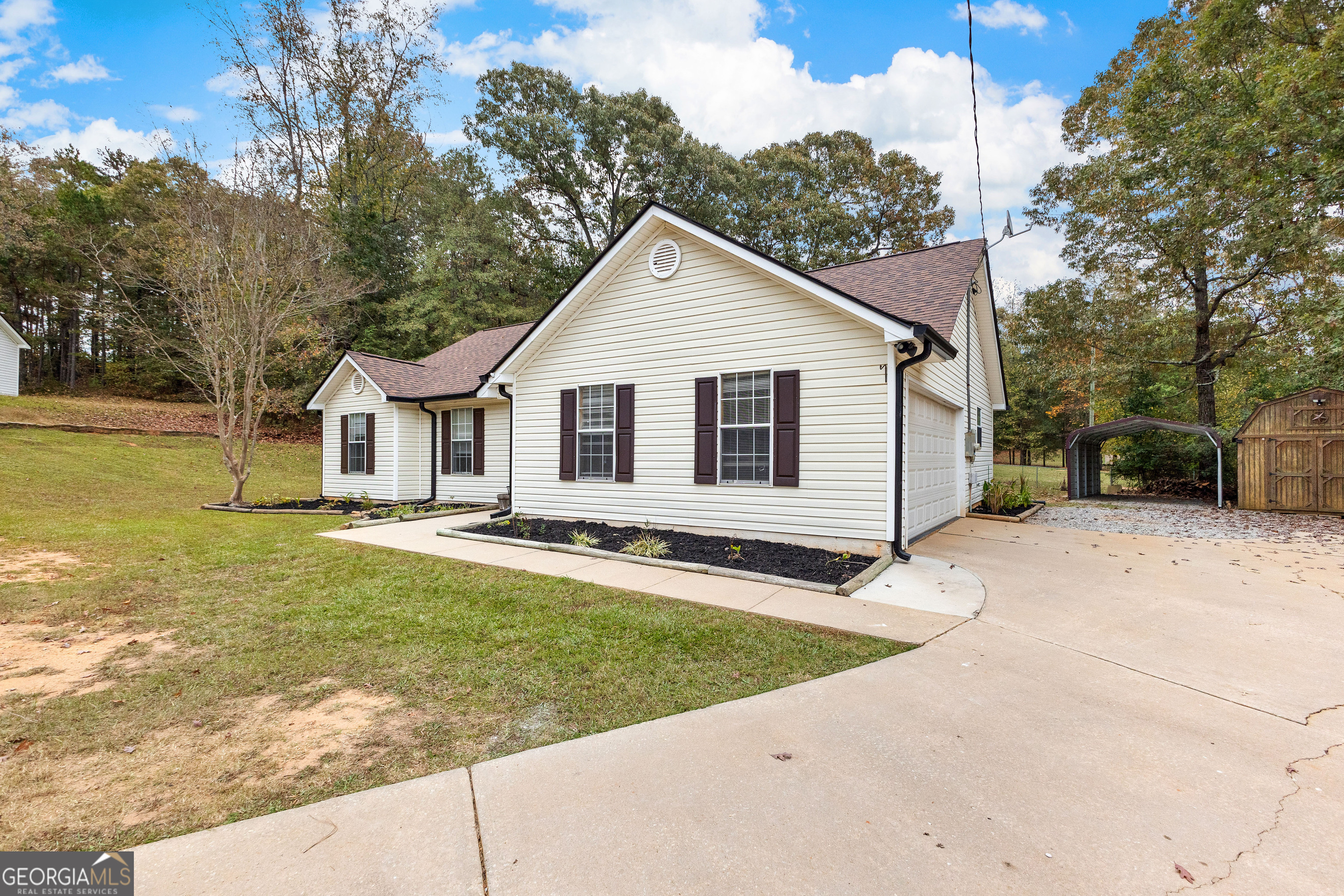 45 Jim Bullard Place Property Photo 4