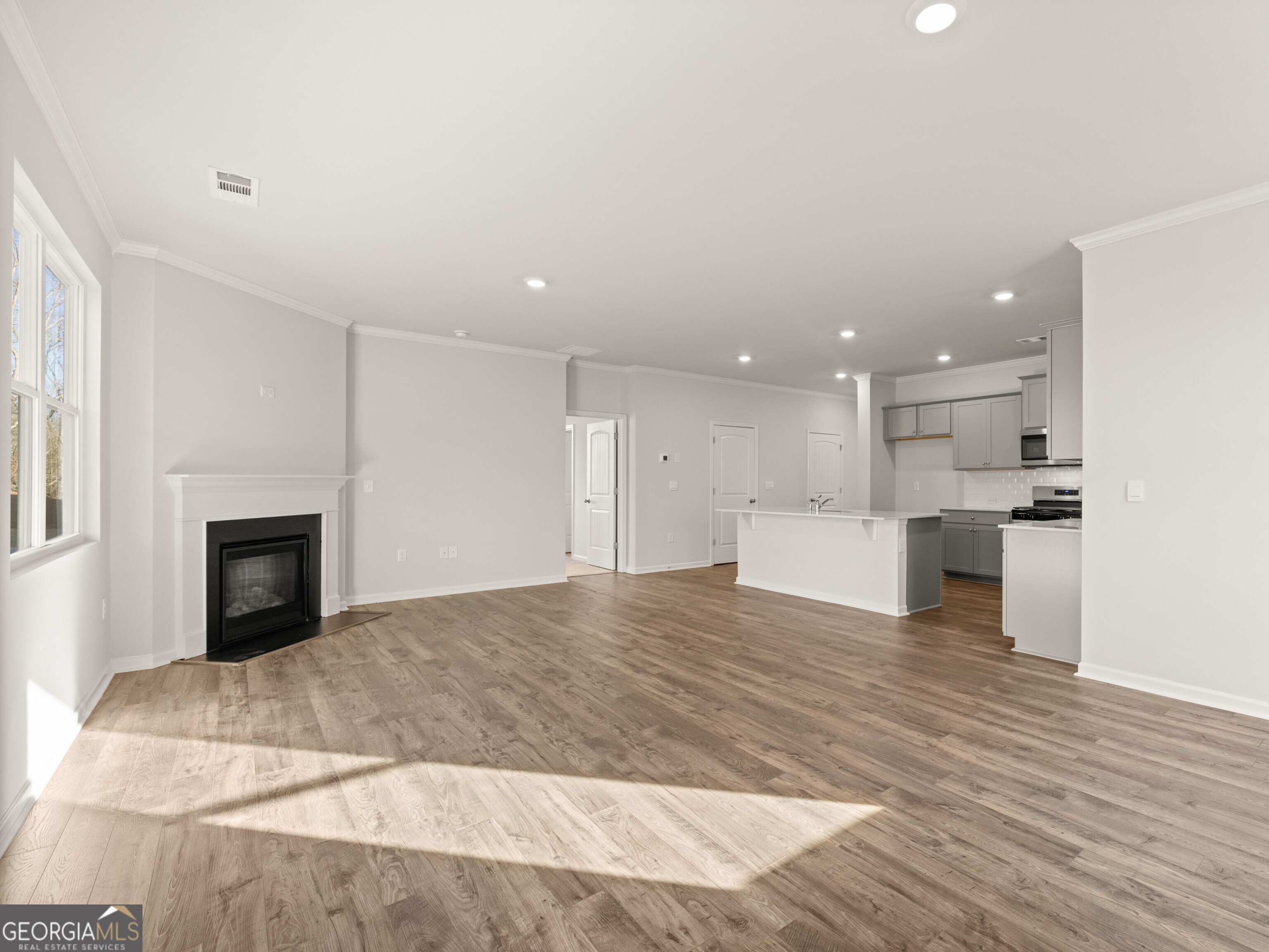 4040 Peregrine Way Property Photo 12