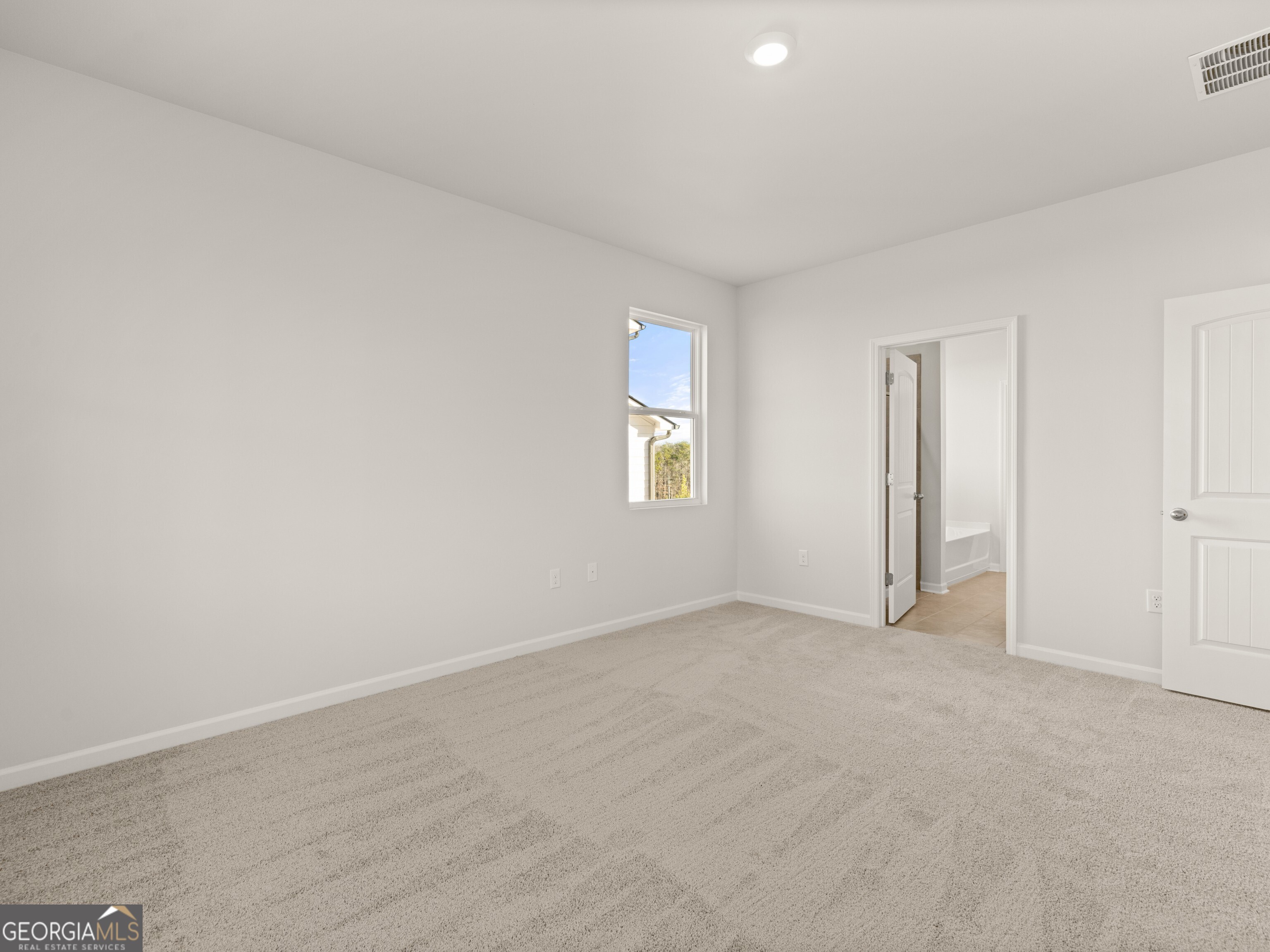 4040 Peregrine Way Property Photo 15