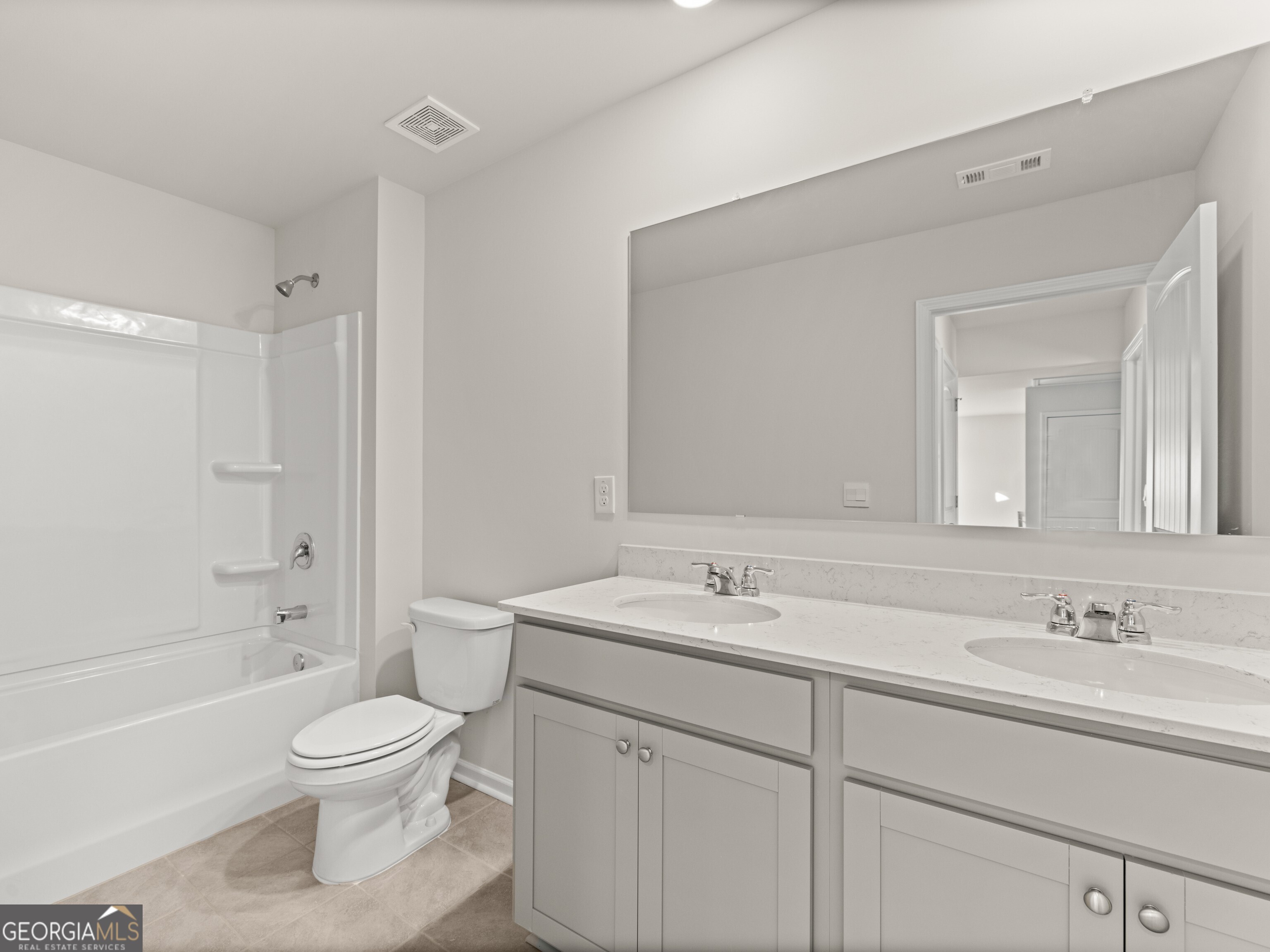 4040 Peregrine Way Property Photo 25